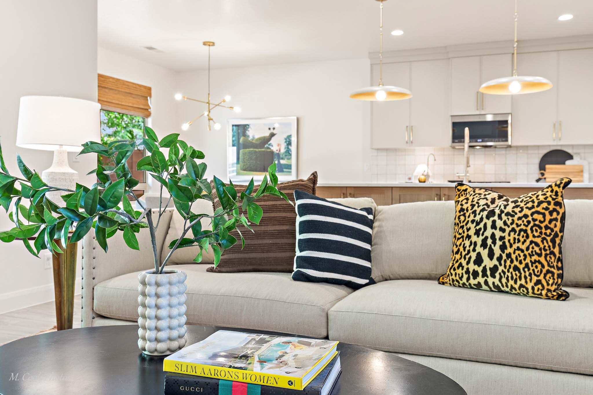 AVALLON AT MEADOWOOD - Residential