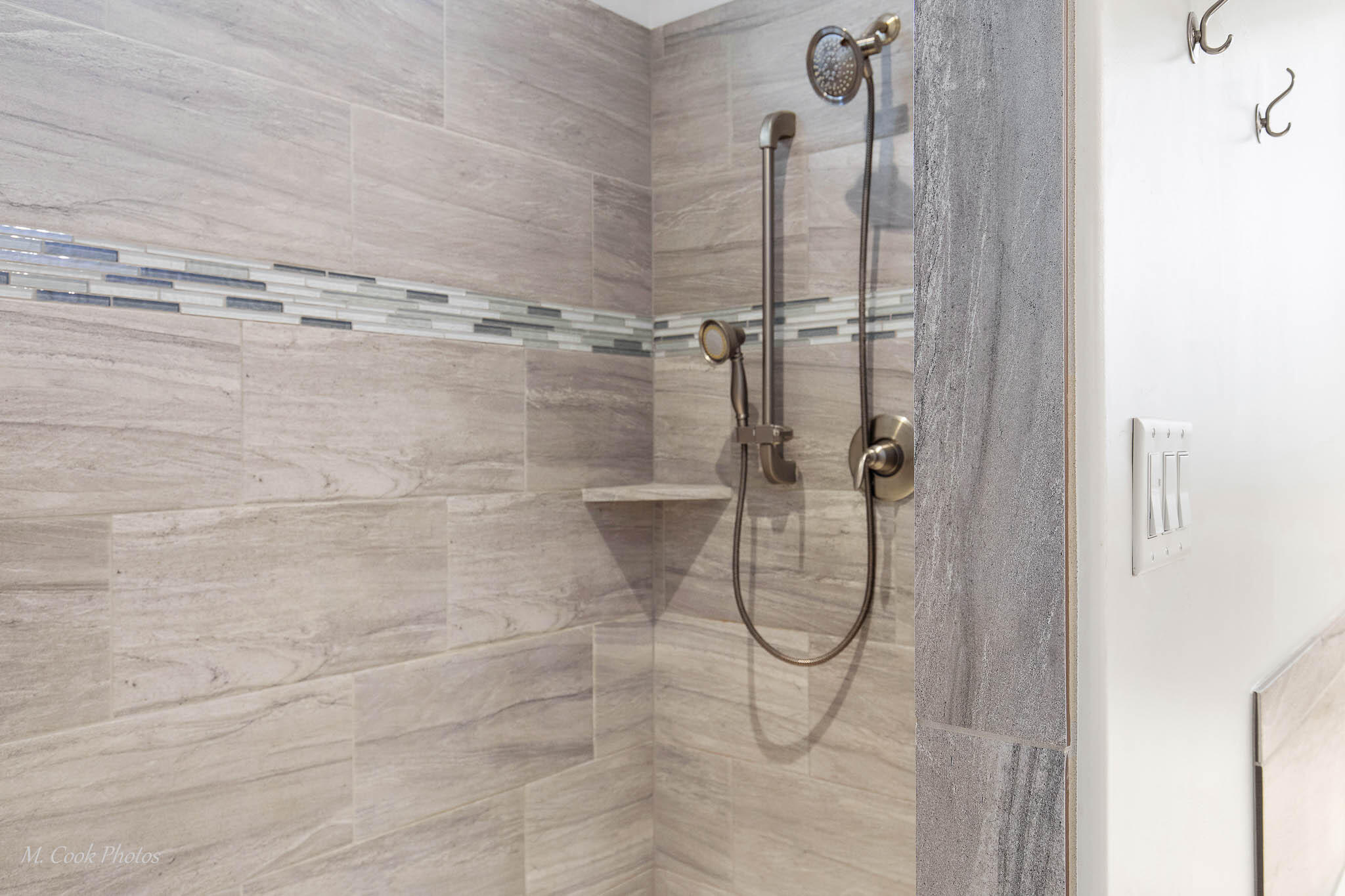 AVALLON AT MEADOWOOD - Residential