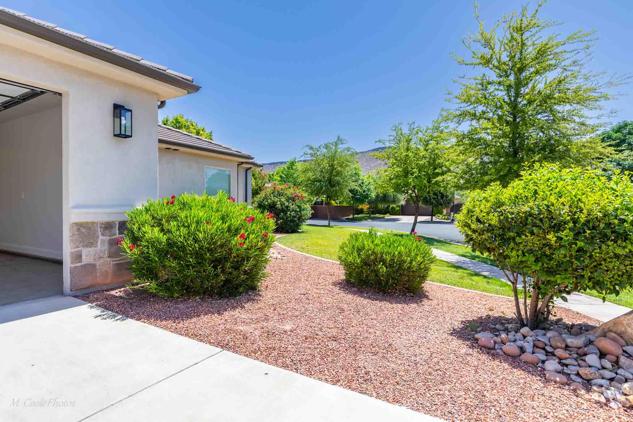 AVALLON AT MEADOWOOD - Residential