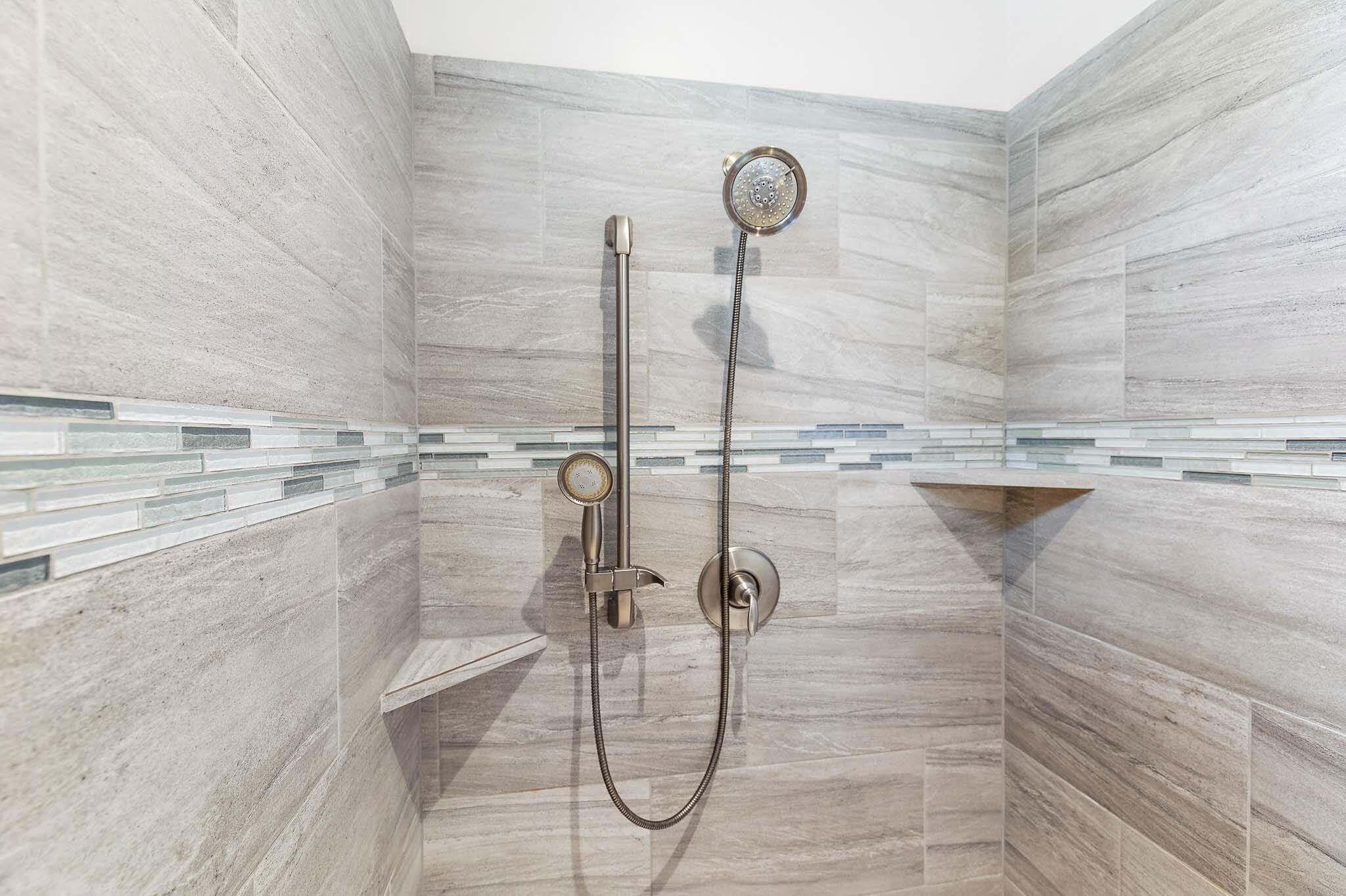 AVALLON AT MEADOWOOD - Residential