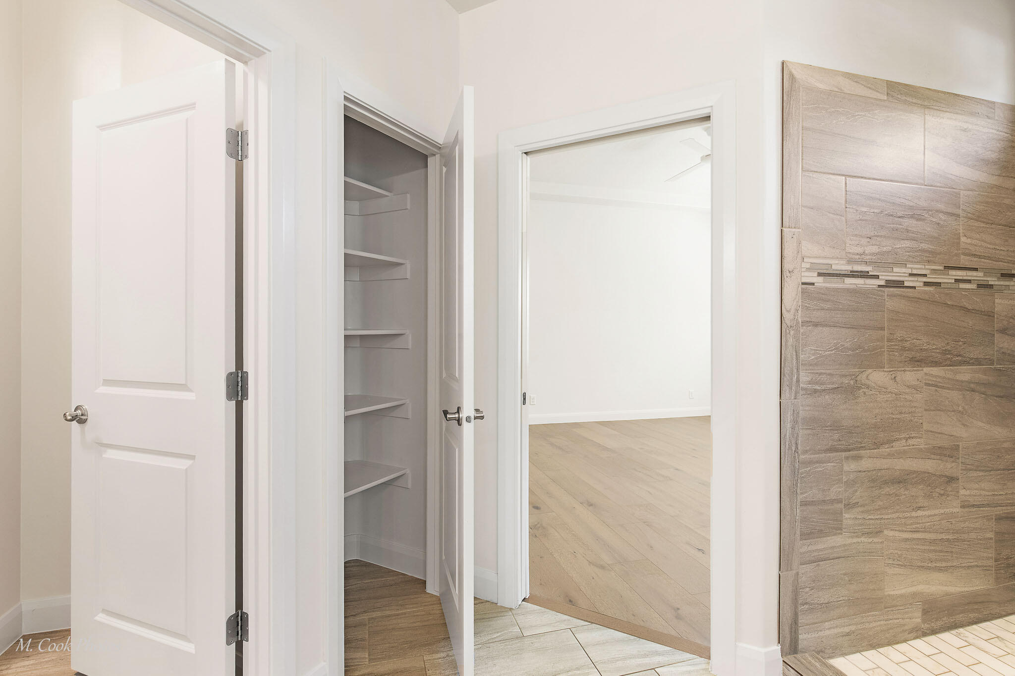 AVALLON AT MEADOWOOD - Residential