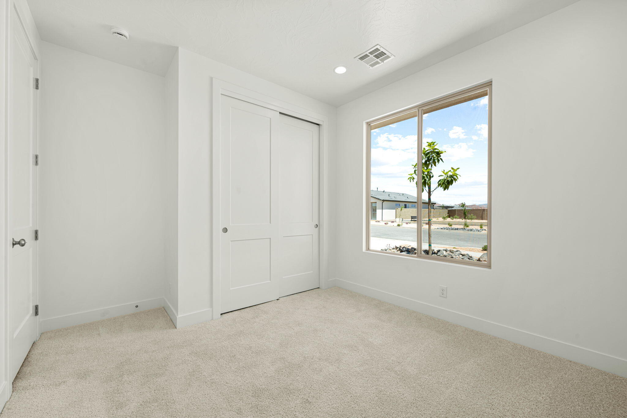SOLIS AT CORAL CANYON - Residential