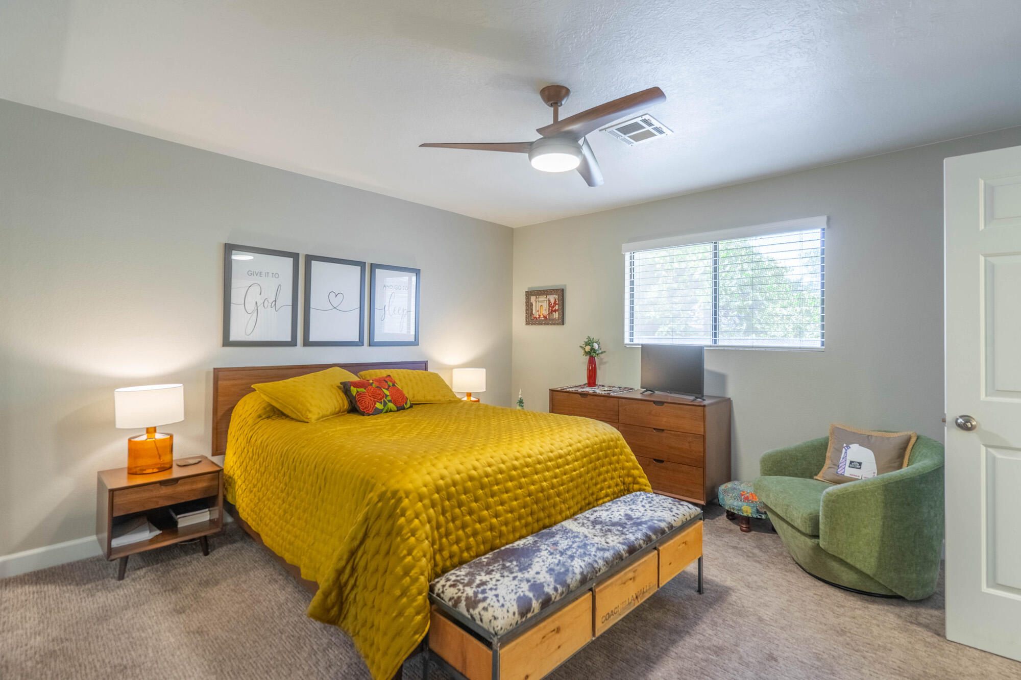 HERITAGE PARK TOWNHOMES - Residential