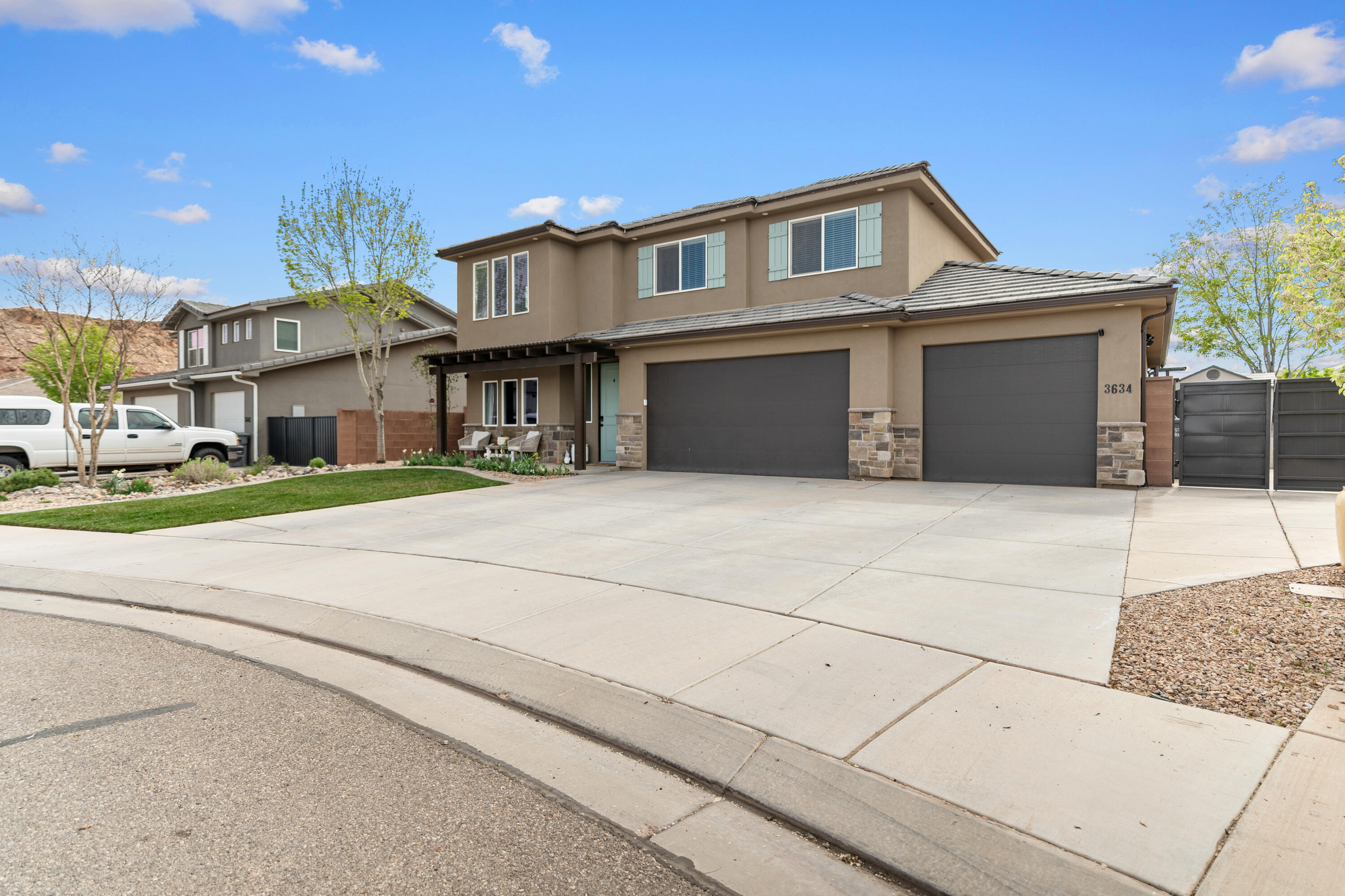 DESERT RIDGE - Residential