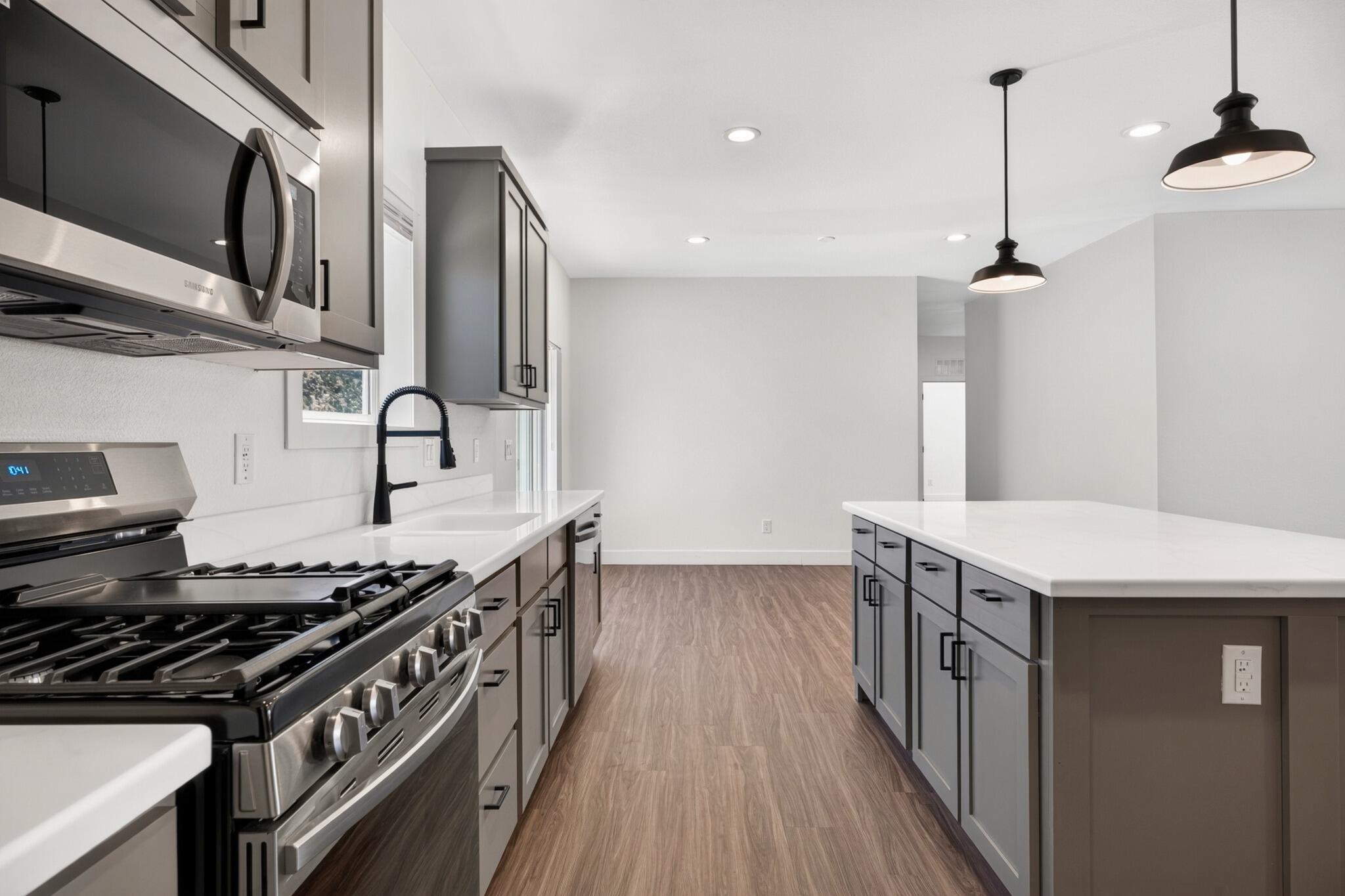SHORT CREEK - Residential