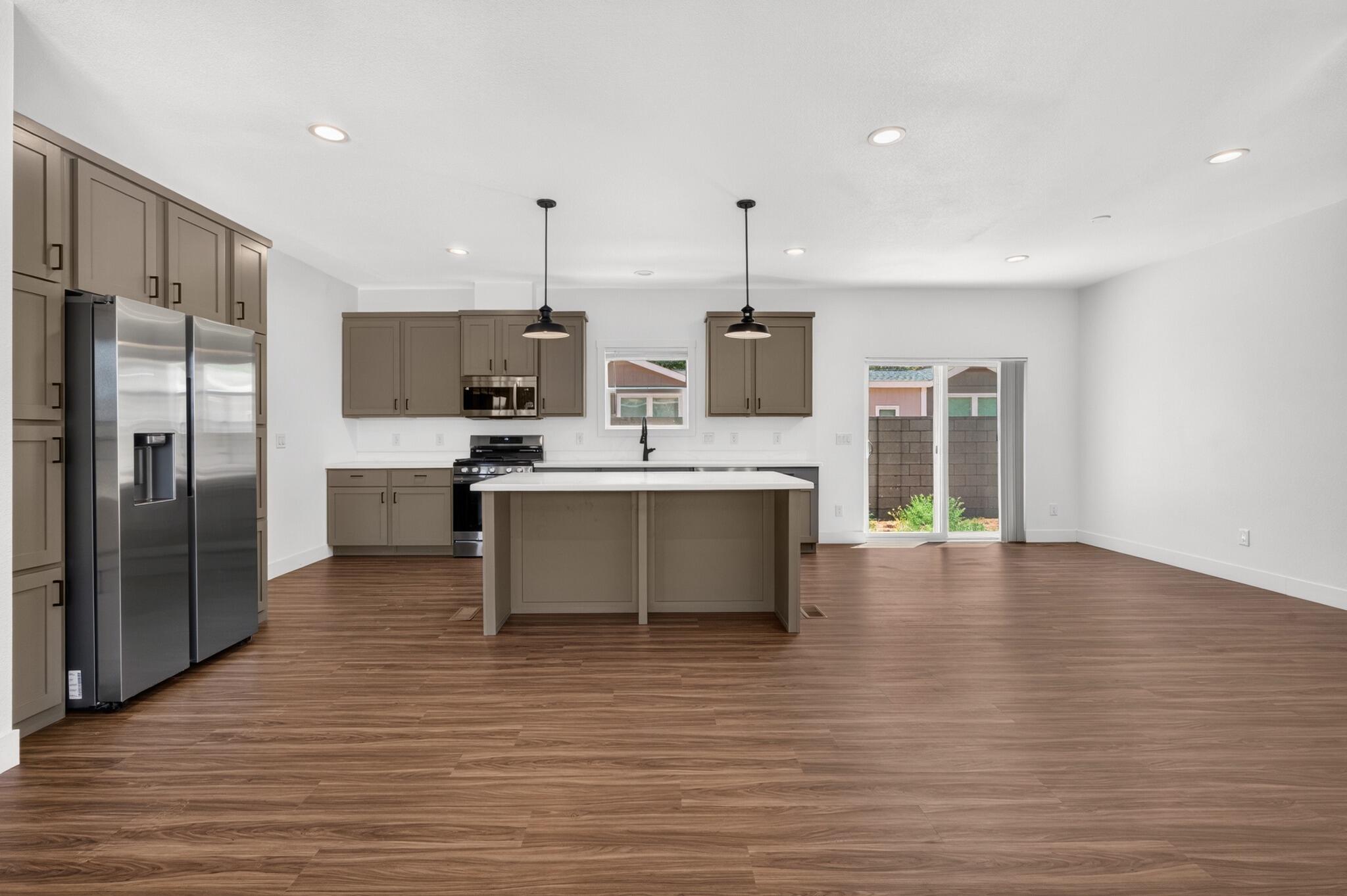 SHORT CREEK - Residential