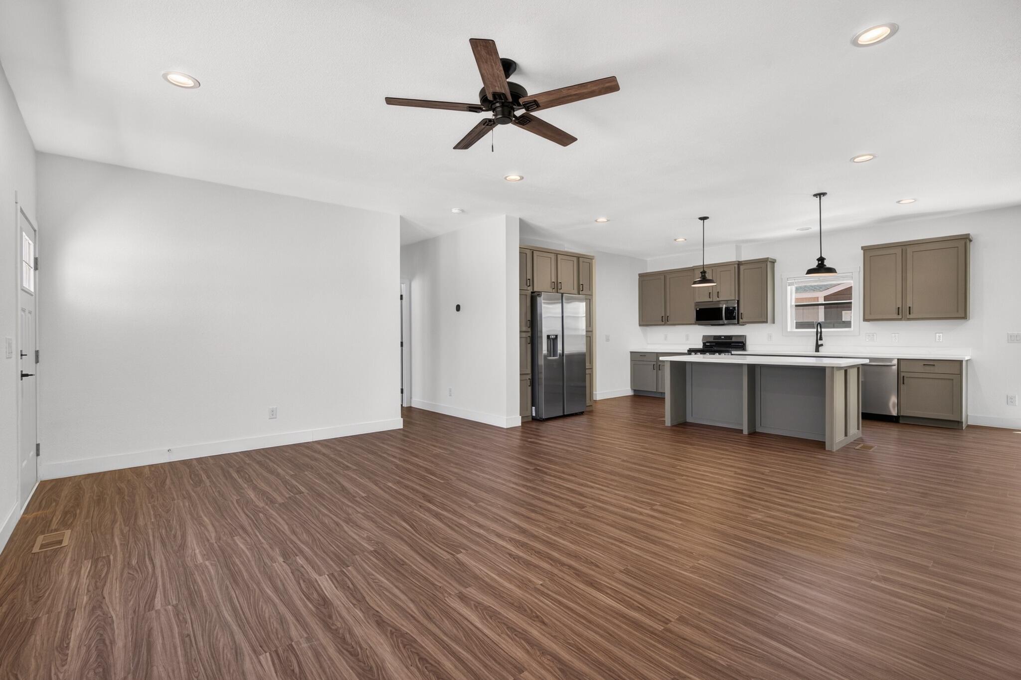 SHORT CREEK - Residential
