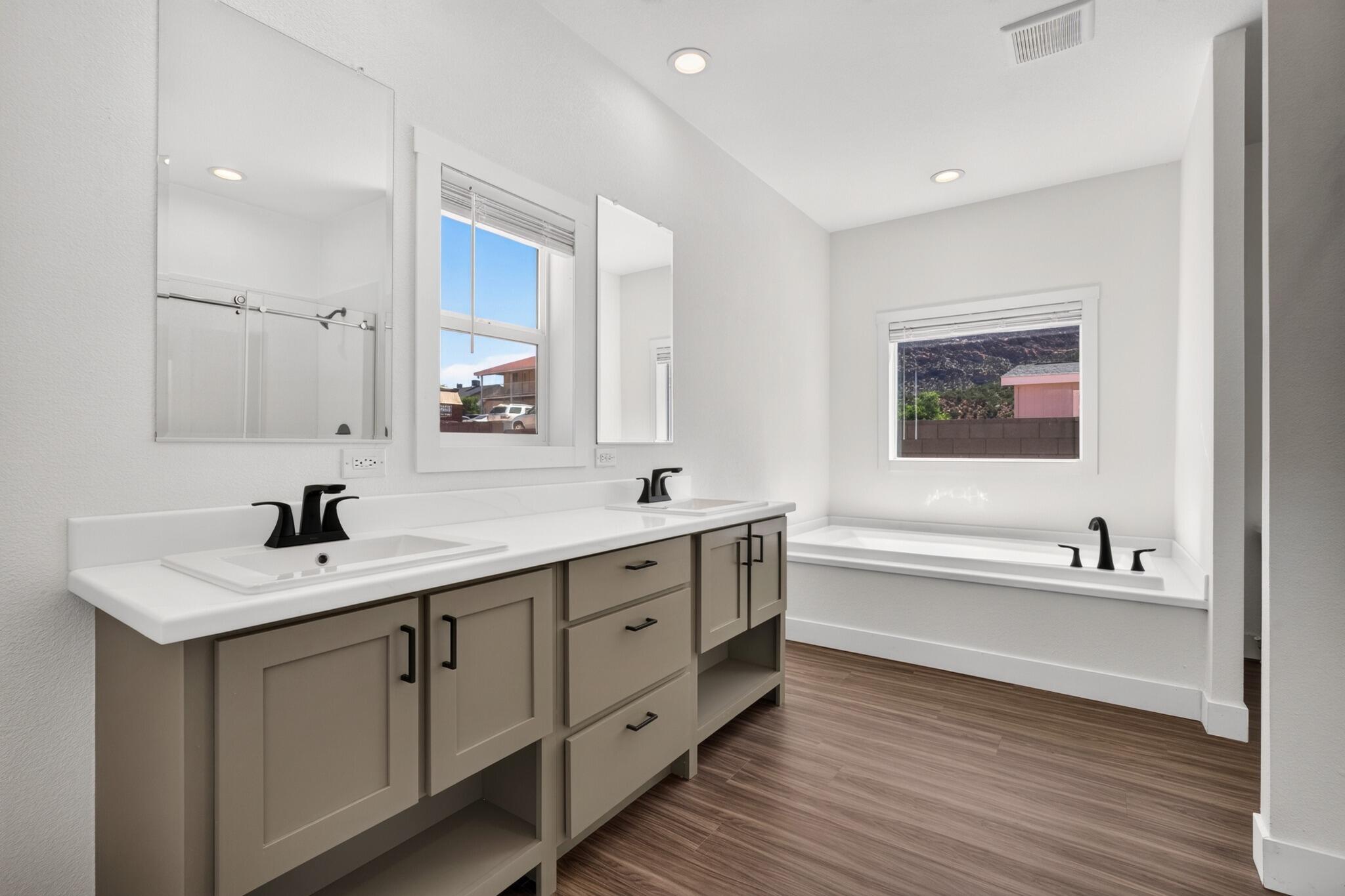 SHORT CREEK - Residential