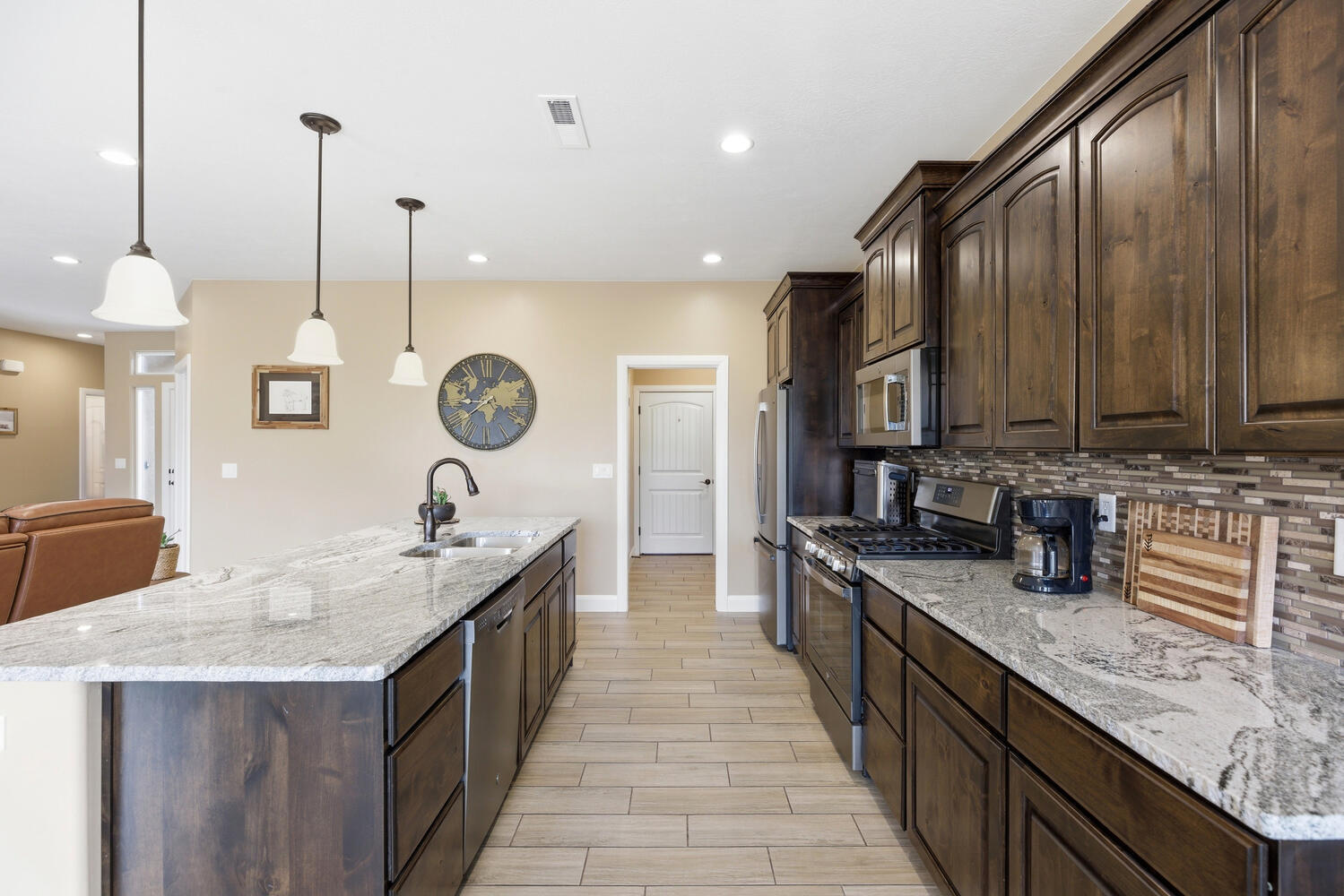 FROG HOLLOW - Residential