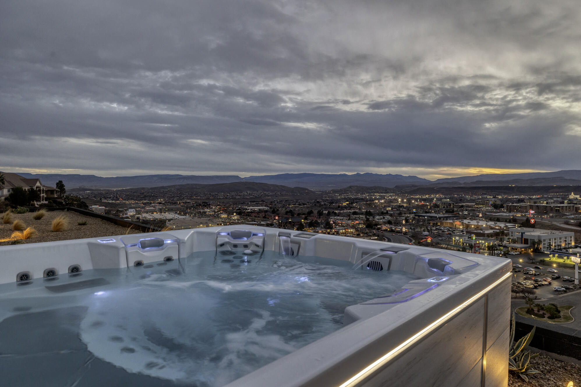 EAST RIDGE - Residential
