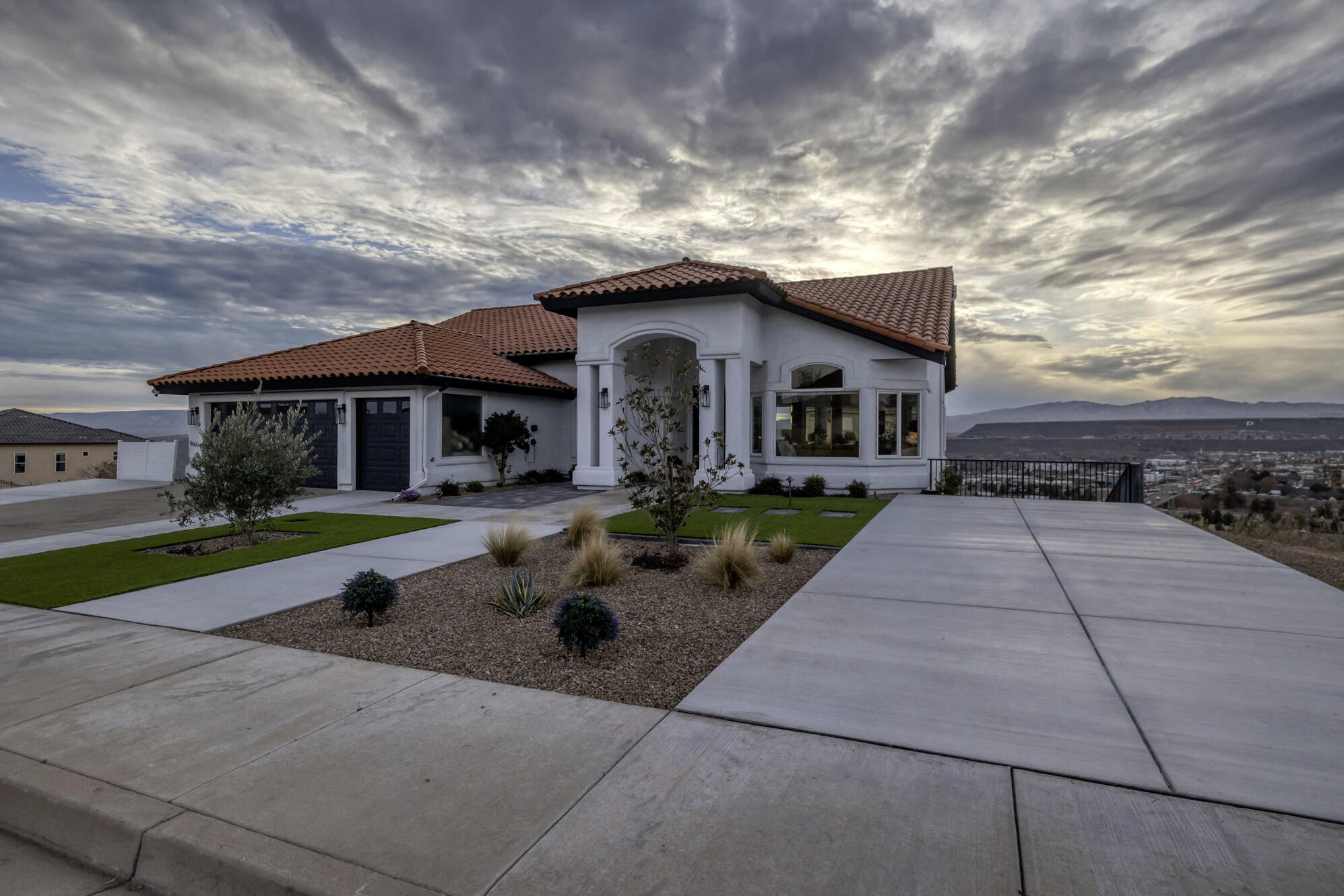 EAST RIDGE - Residential