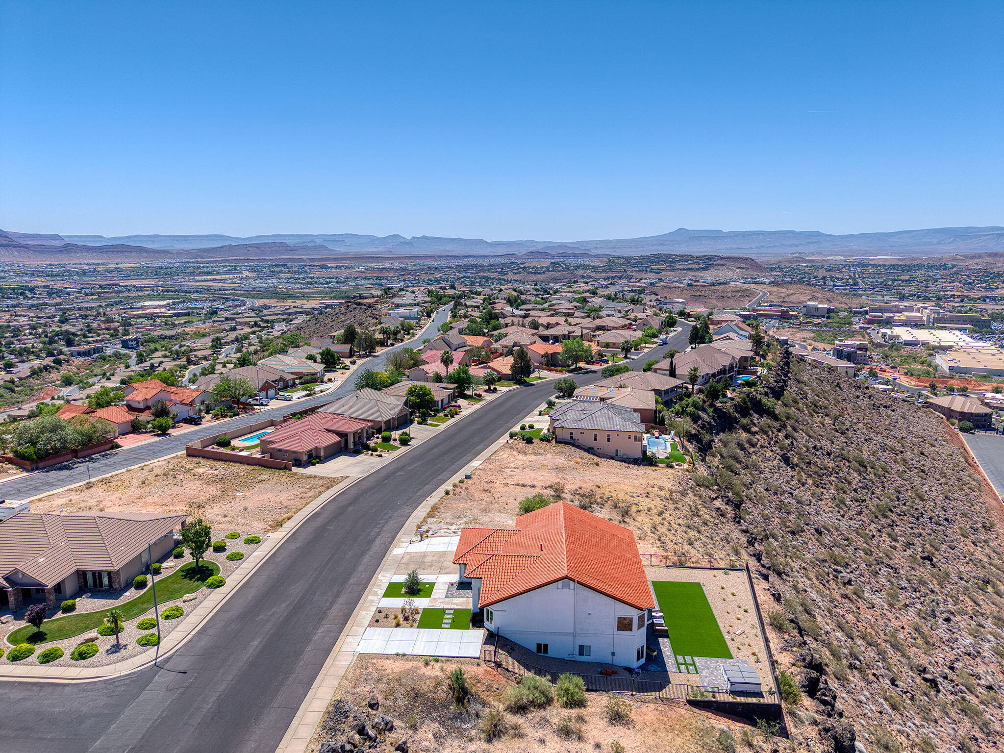 EAST RIDGE - Residential