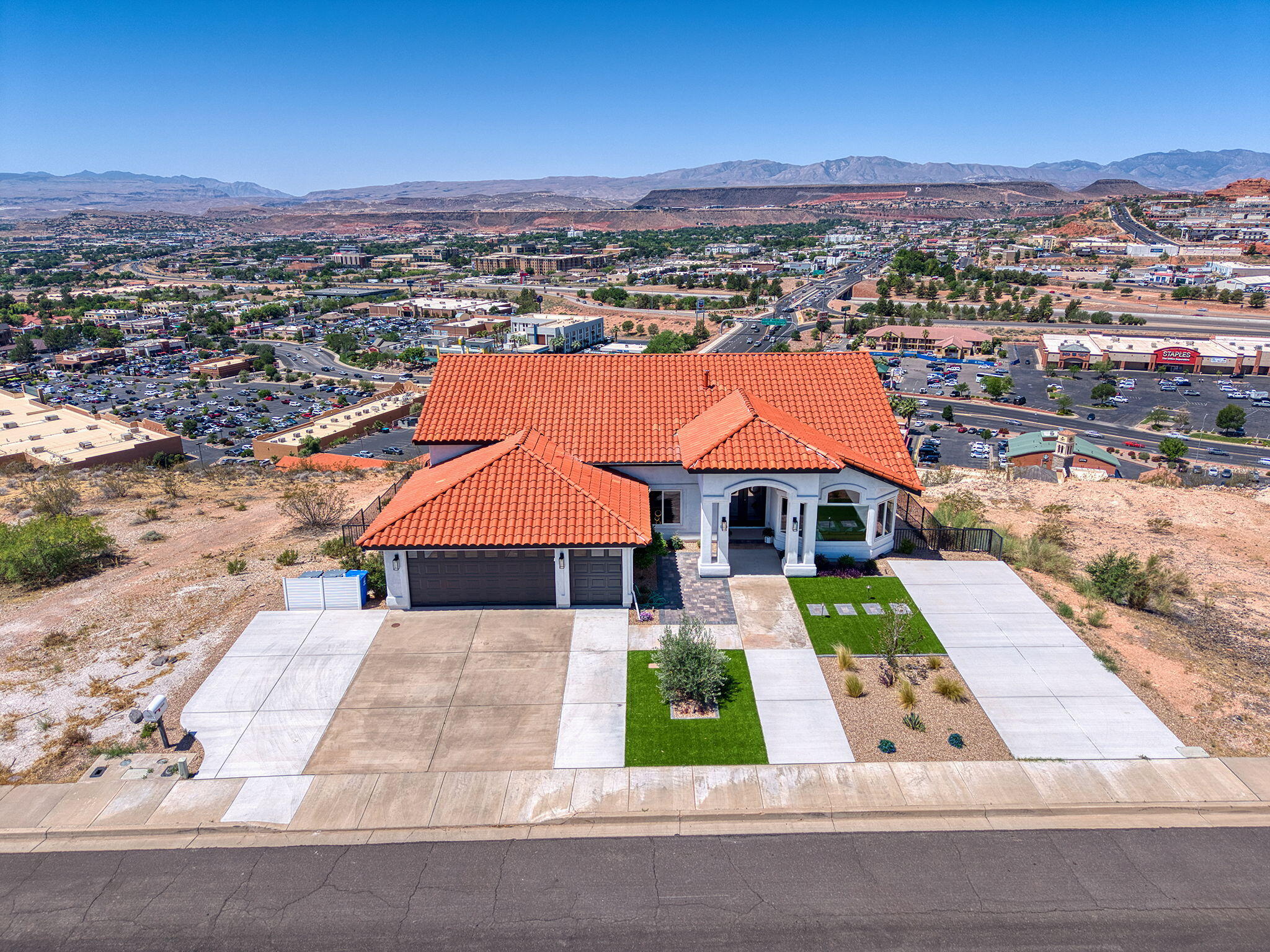 EAST RIDGE - Residential