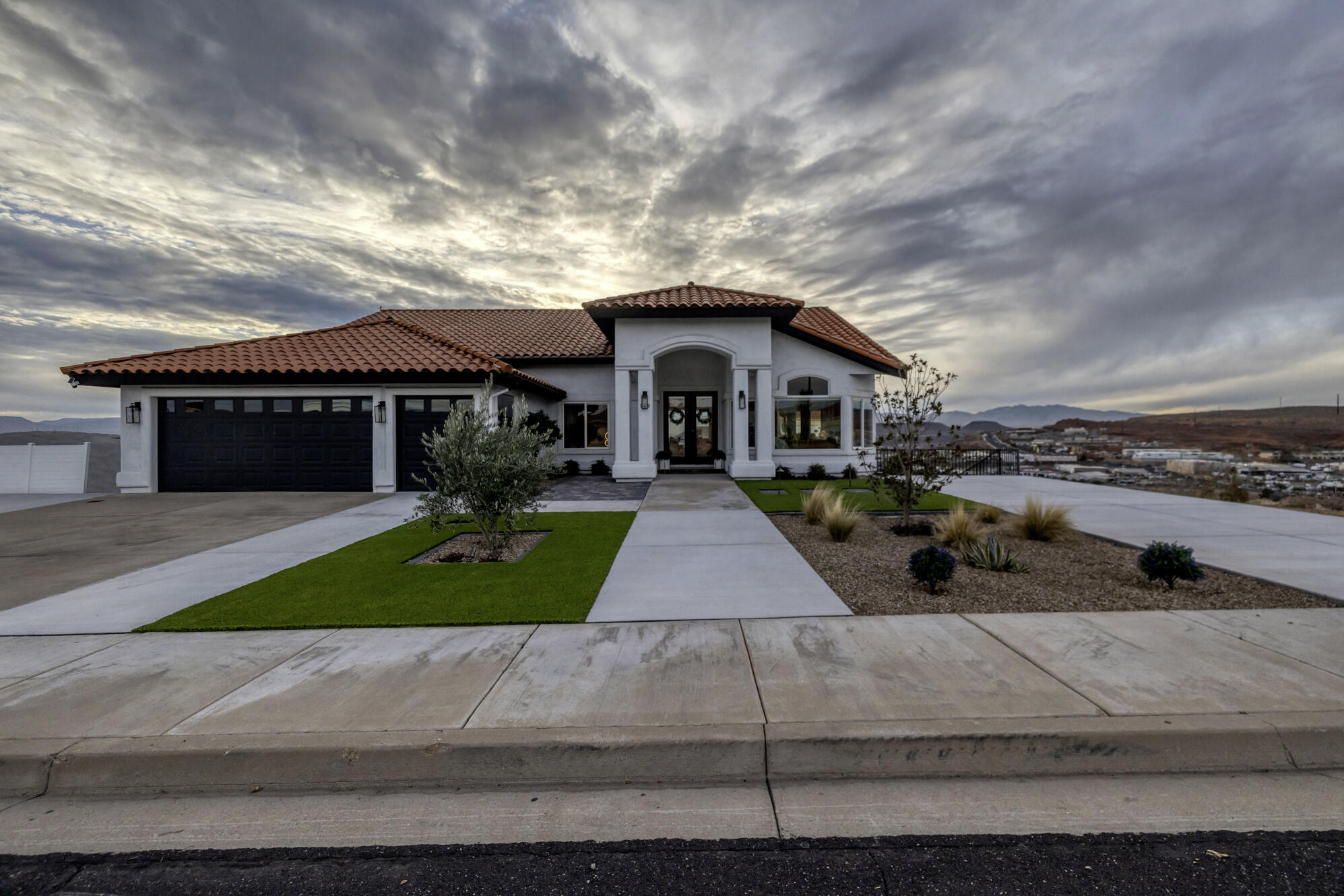 EAST RIDGE - Residential