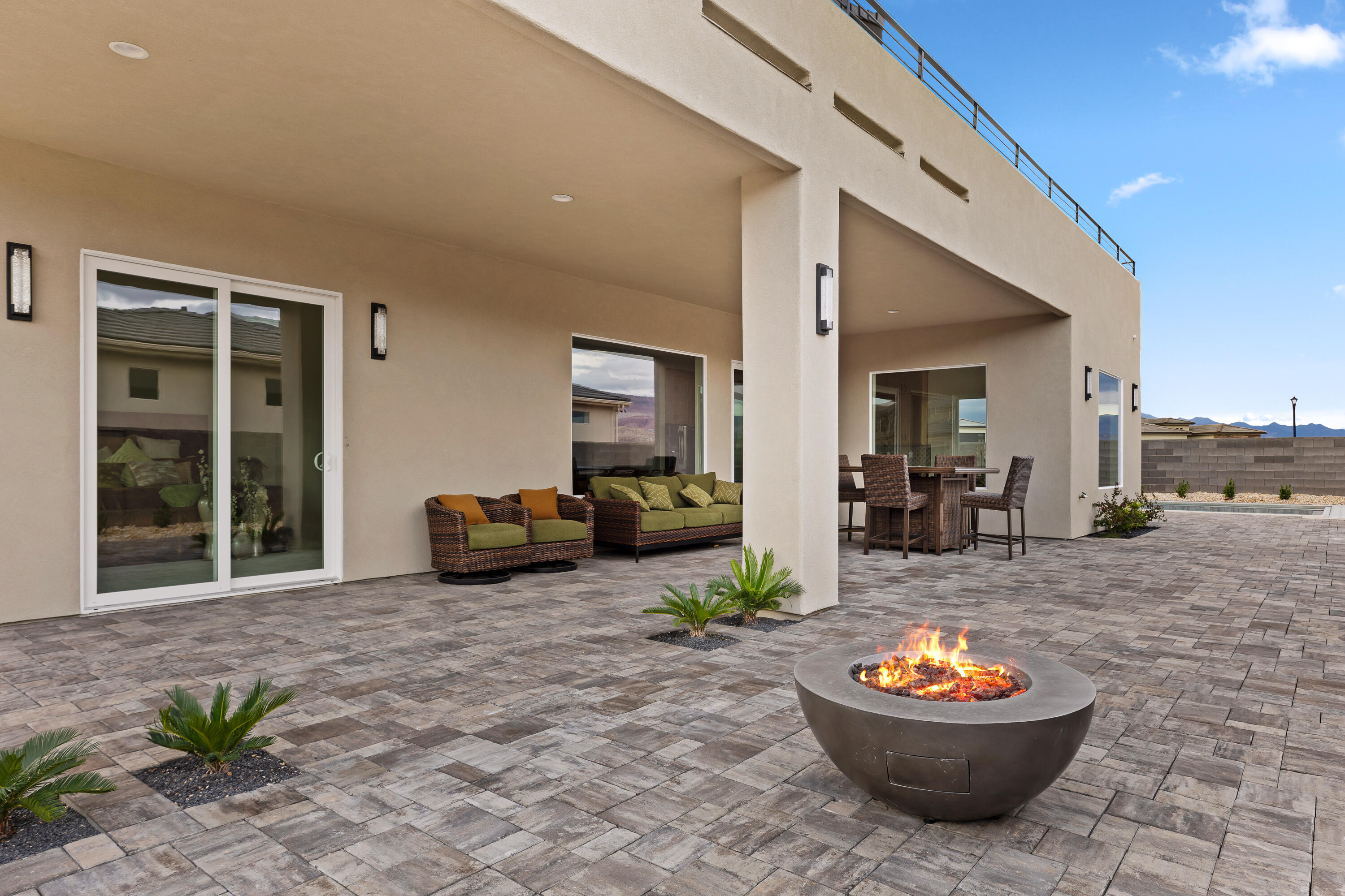 FALCON RIDGE - Residential