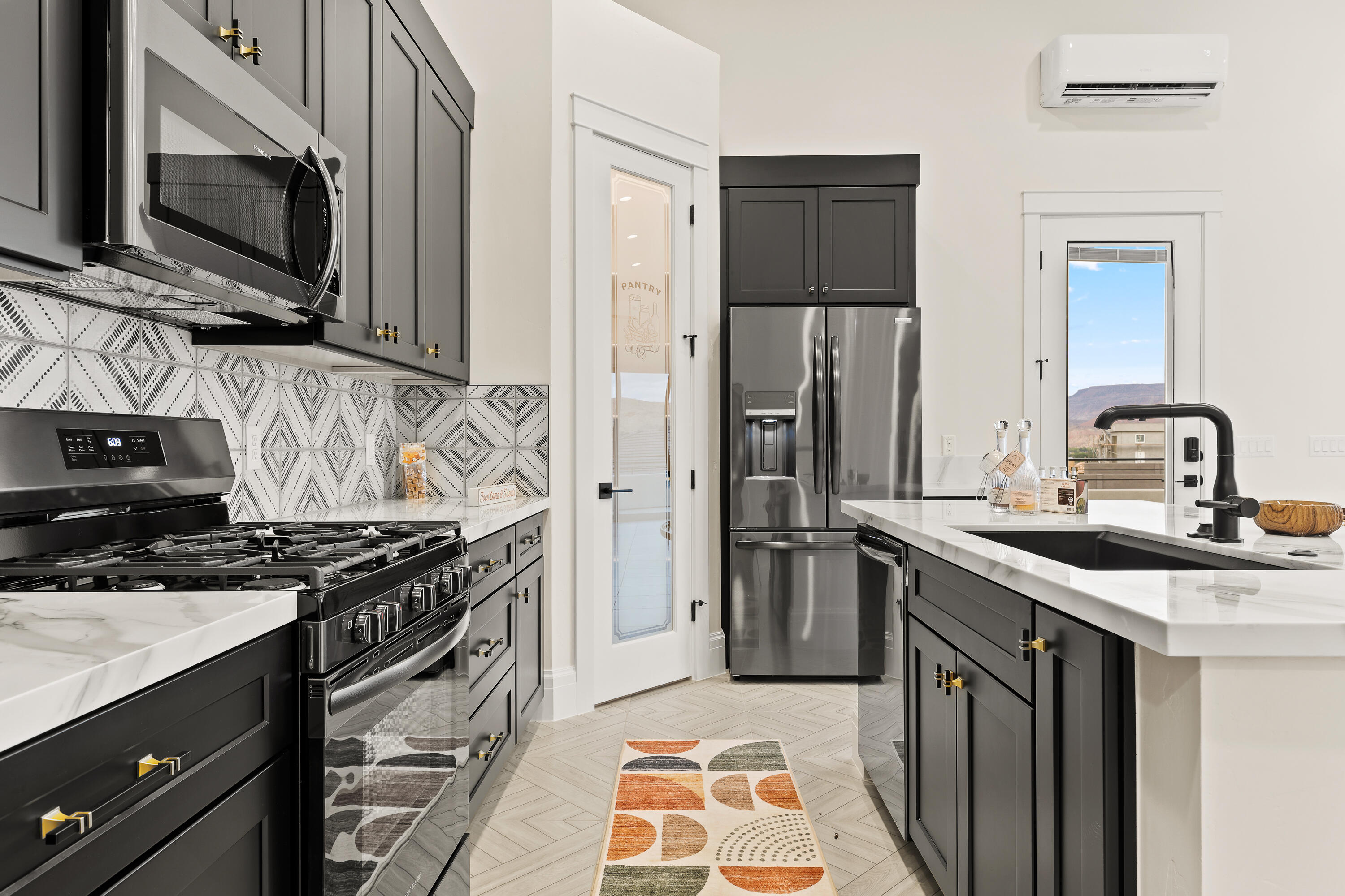 FALCON RIDGE - Residential