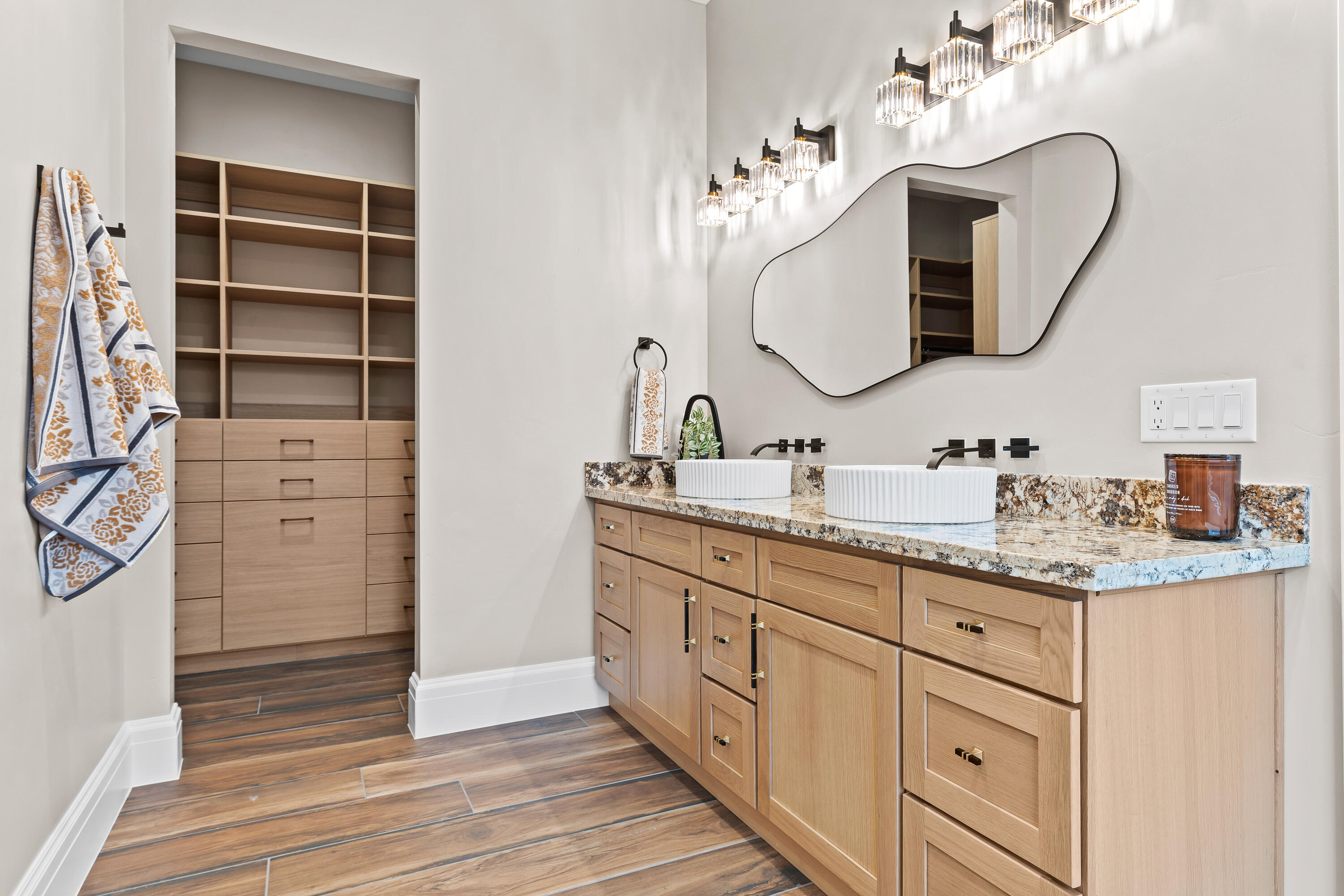 FALCON RIDGE - Residential