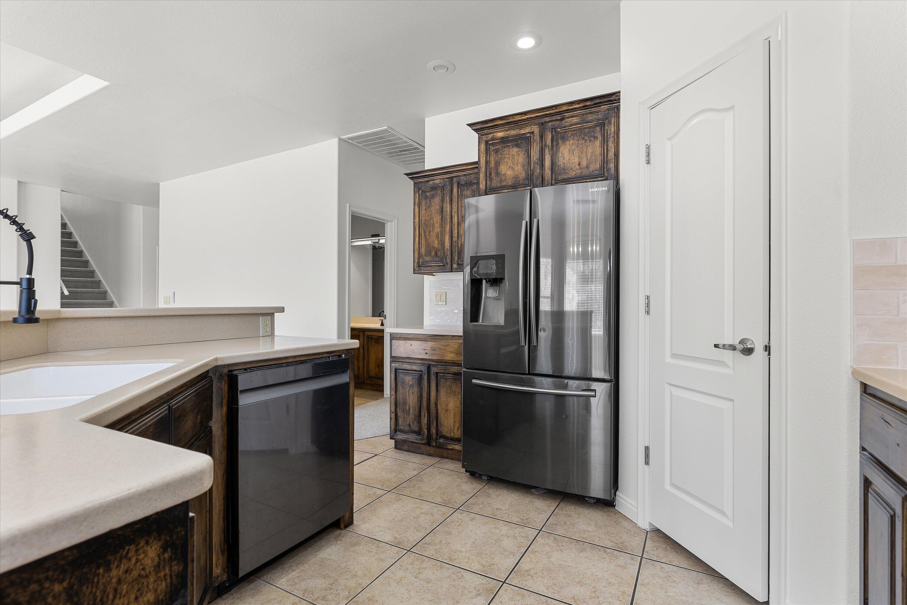 DESERT HILLS - Residential