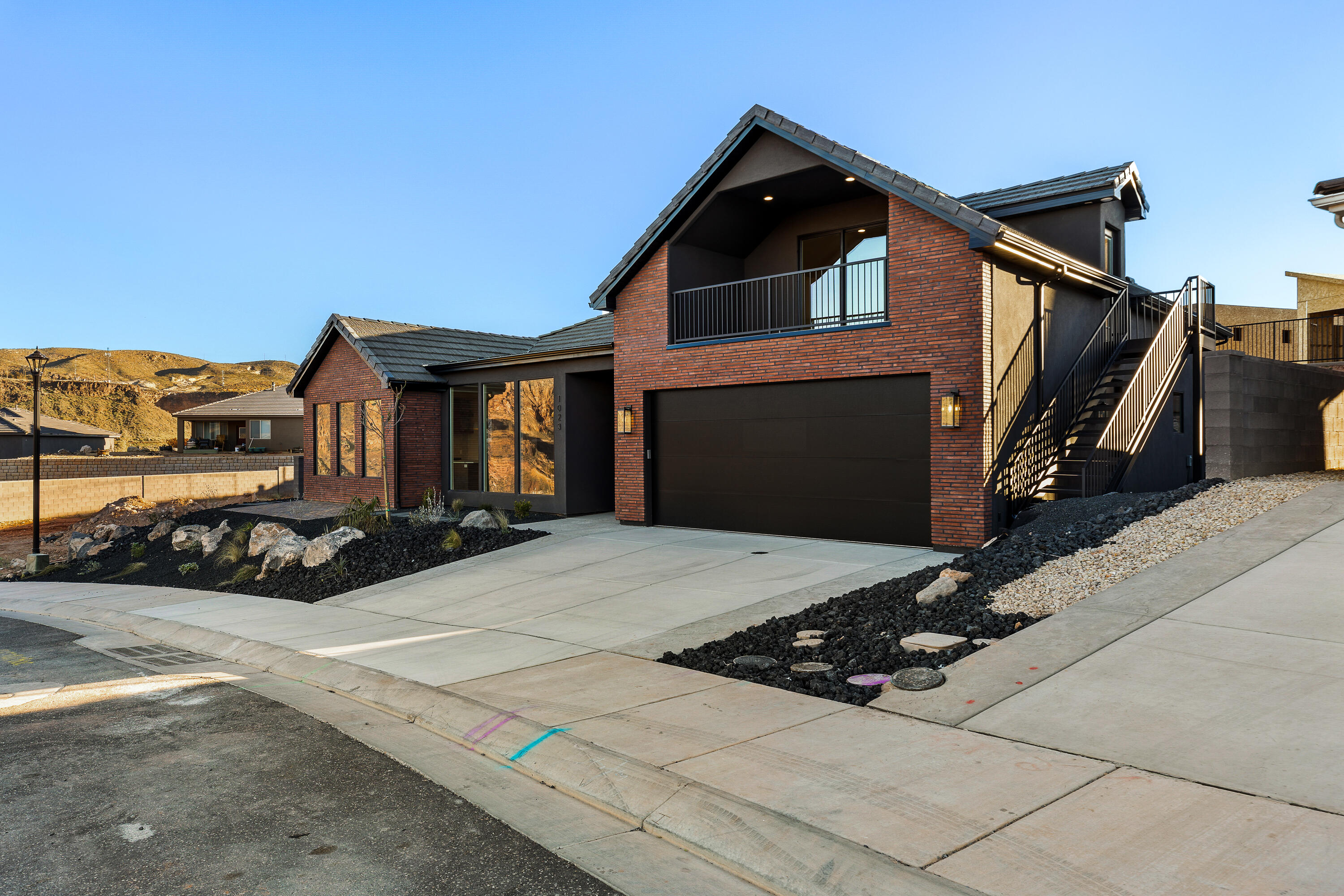 FALCON RIDGE - Residential