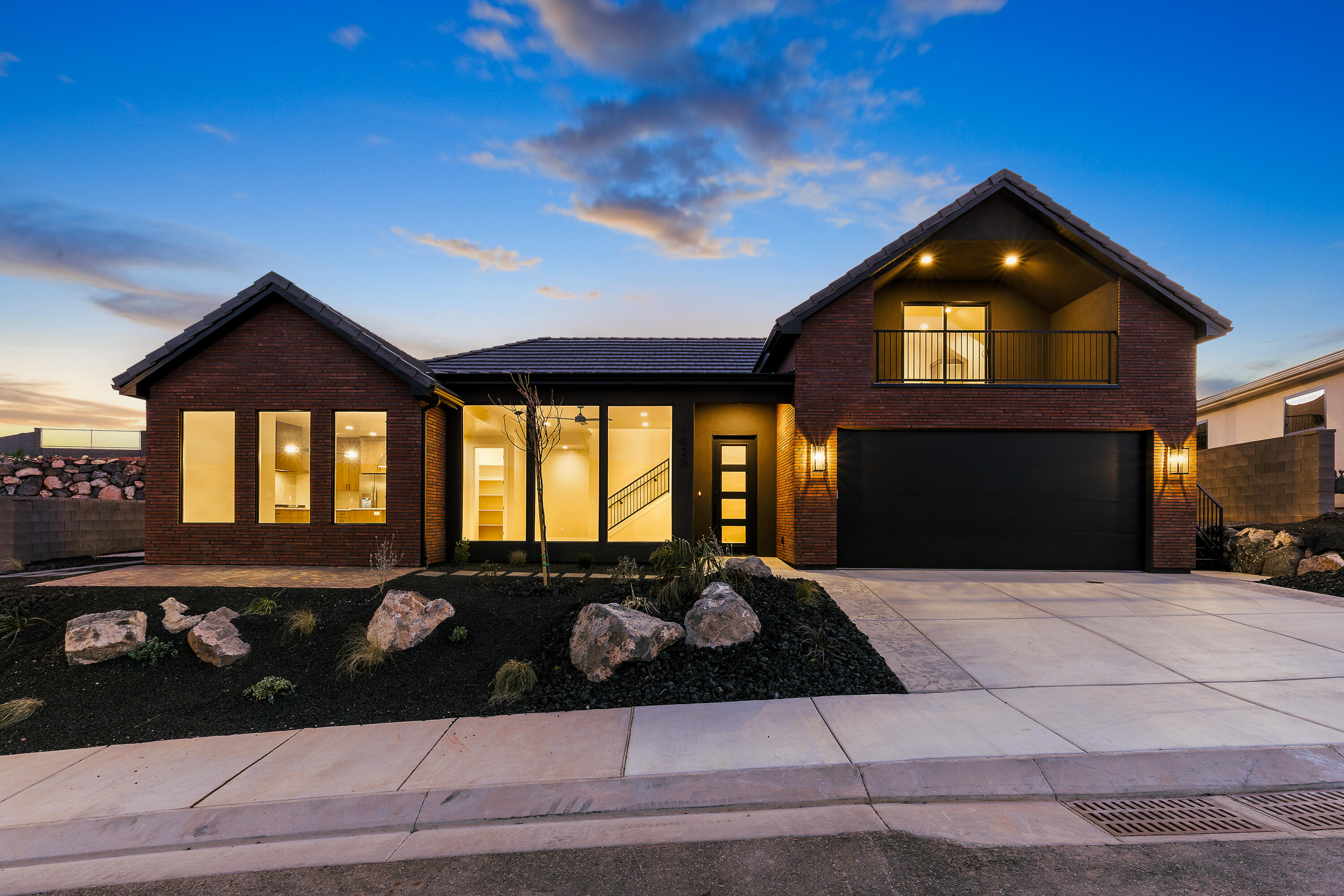 FALCON RIDGE - Residential