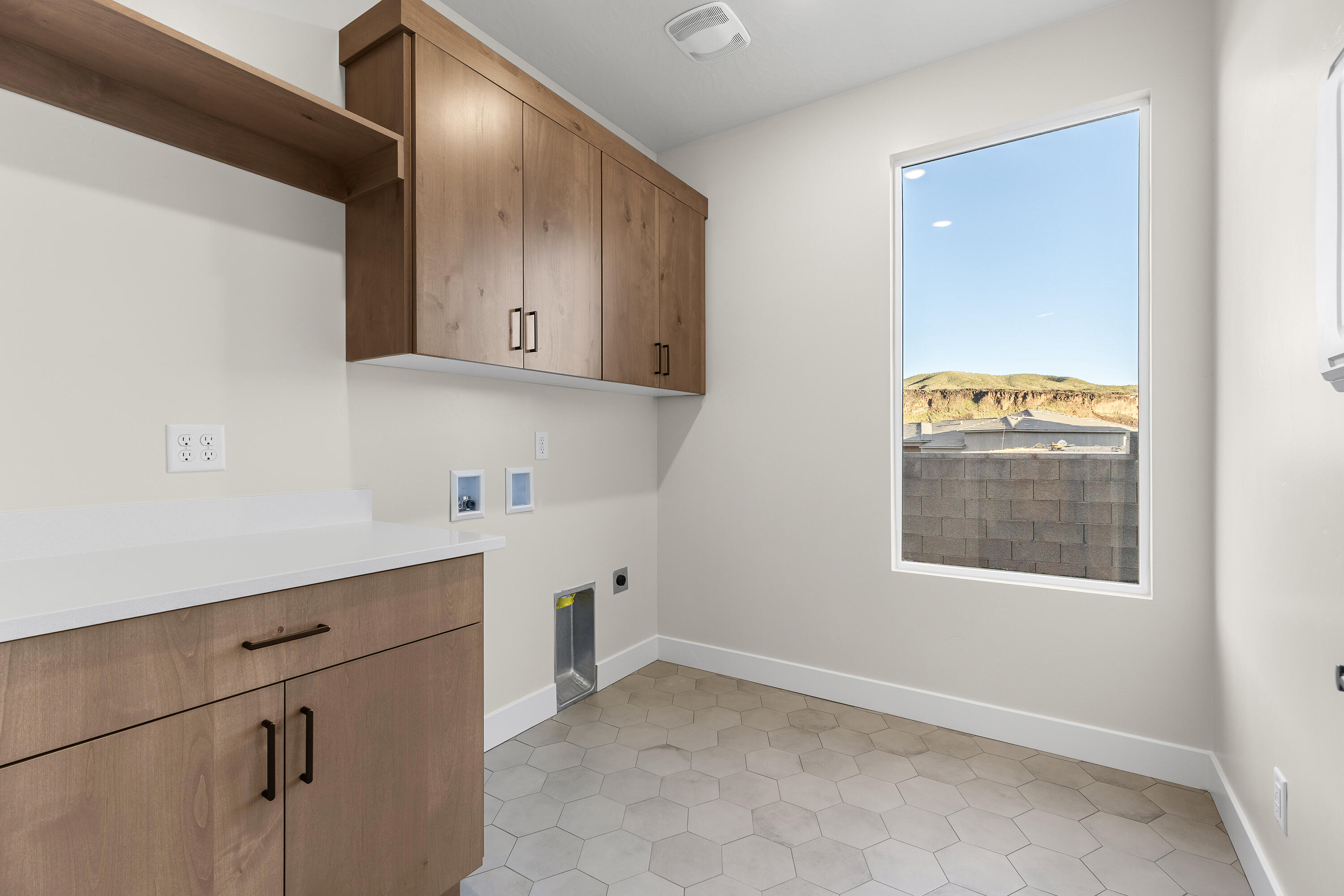 FALCON RIDGE - Residential