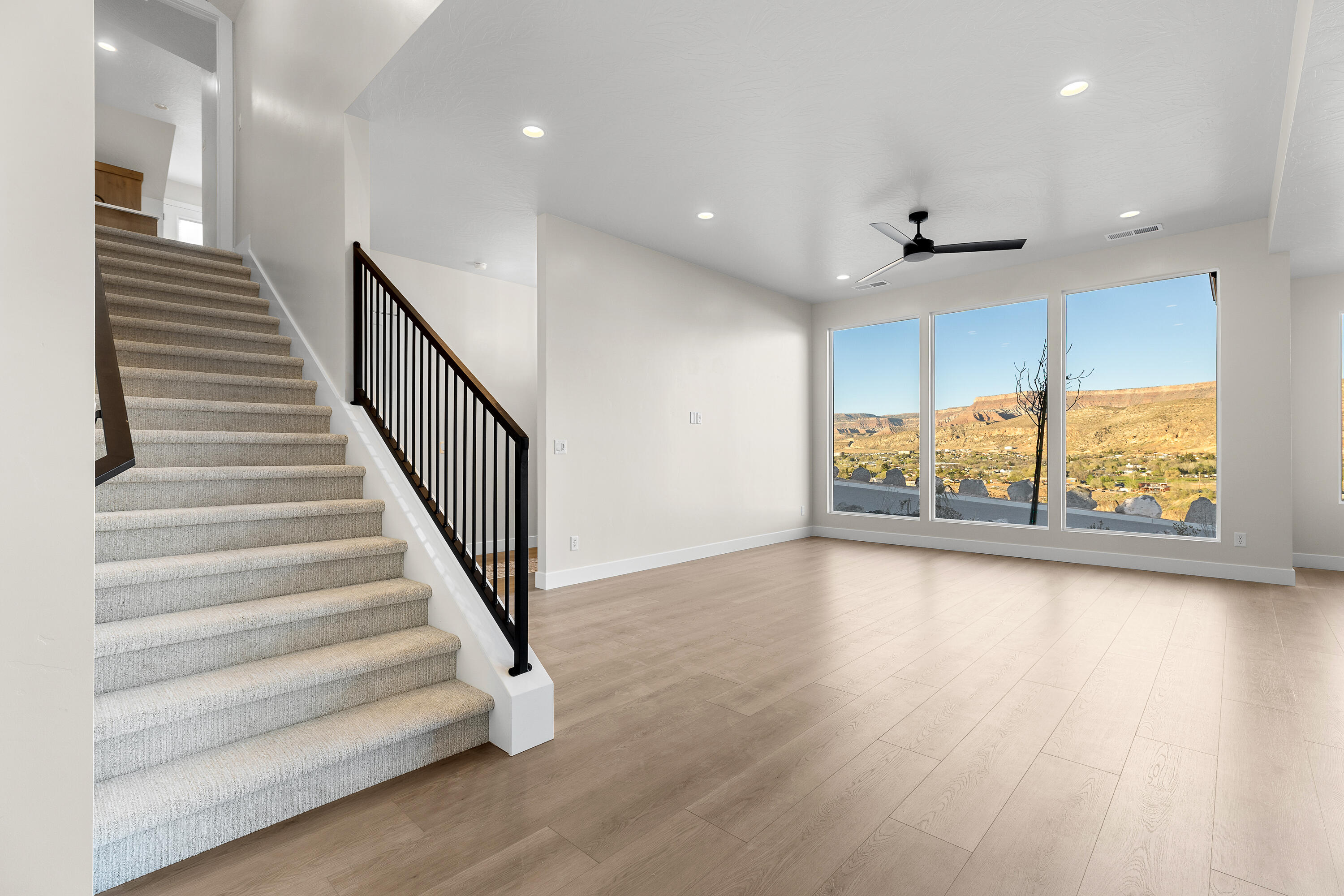 FALCON RIDGE - Residential