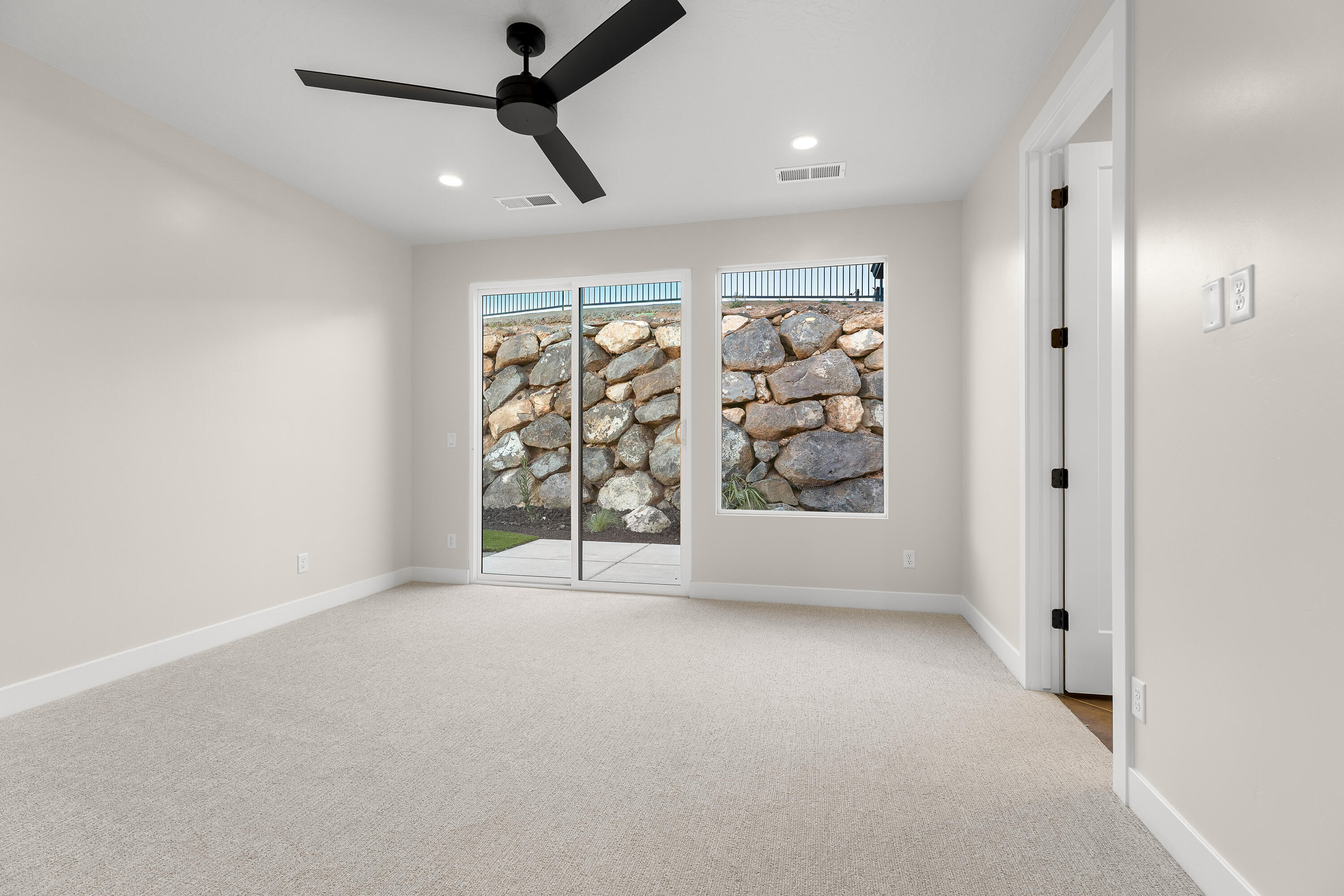 FALCON RIDGE - Residential