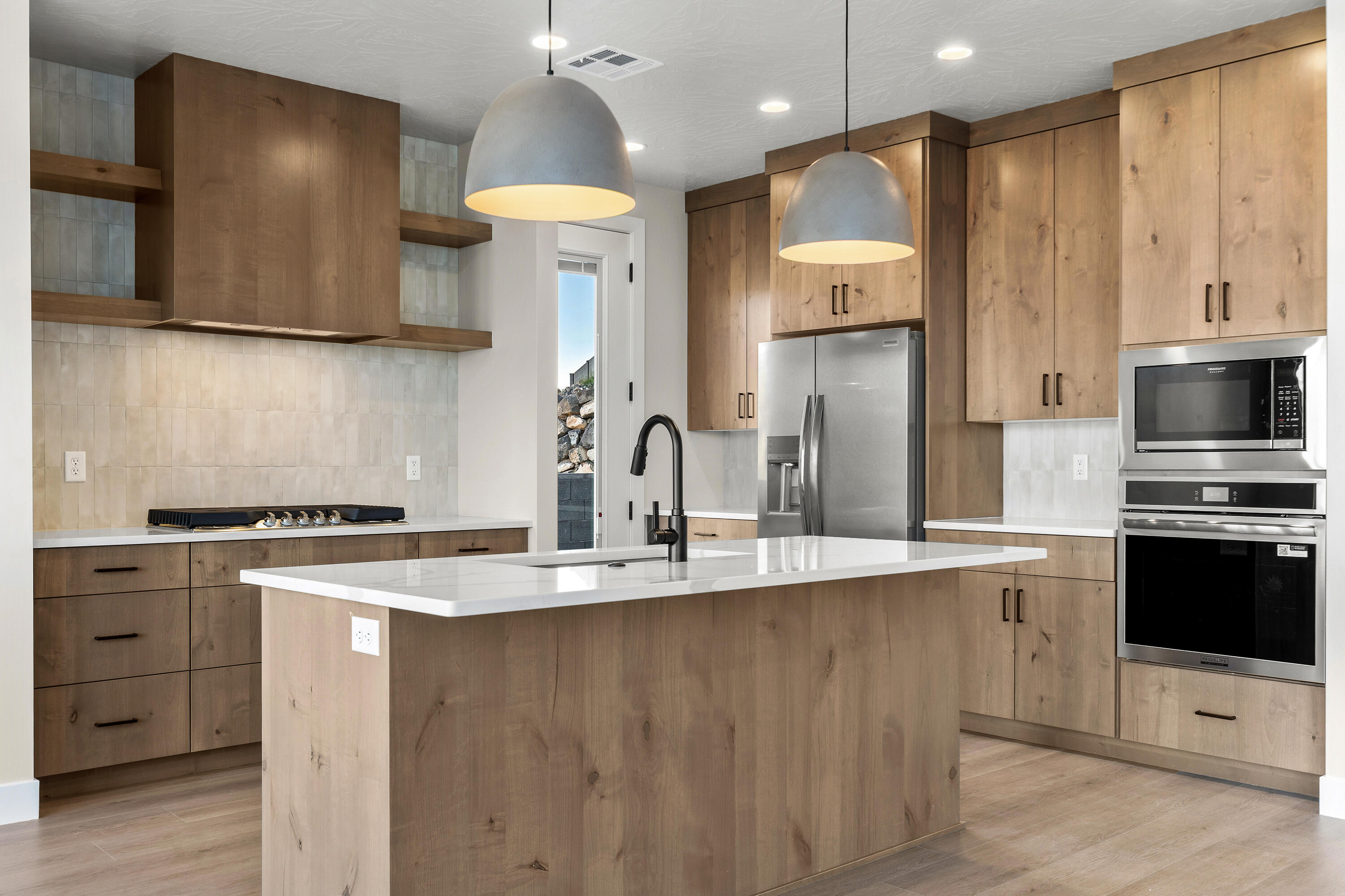 FALCON RIDGE - Residential