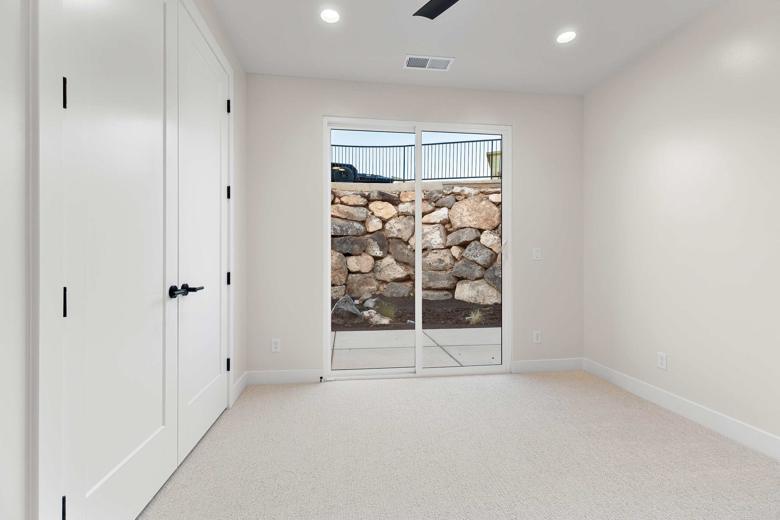 FALCON RIDGE - Residential