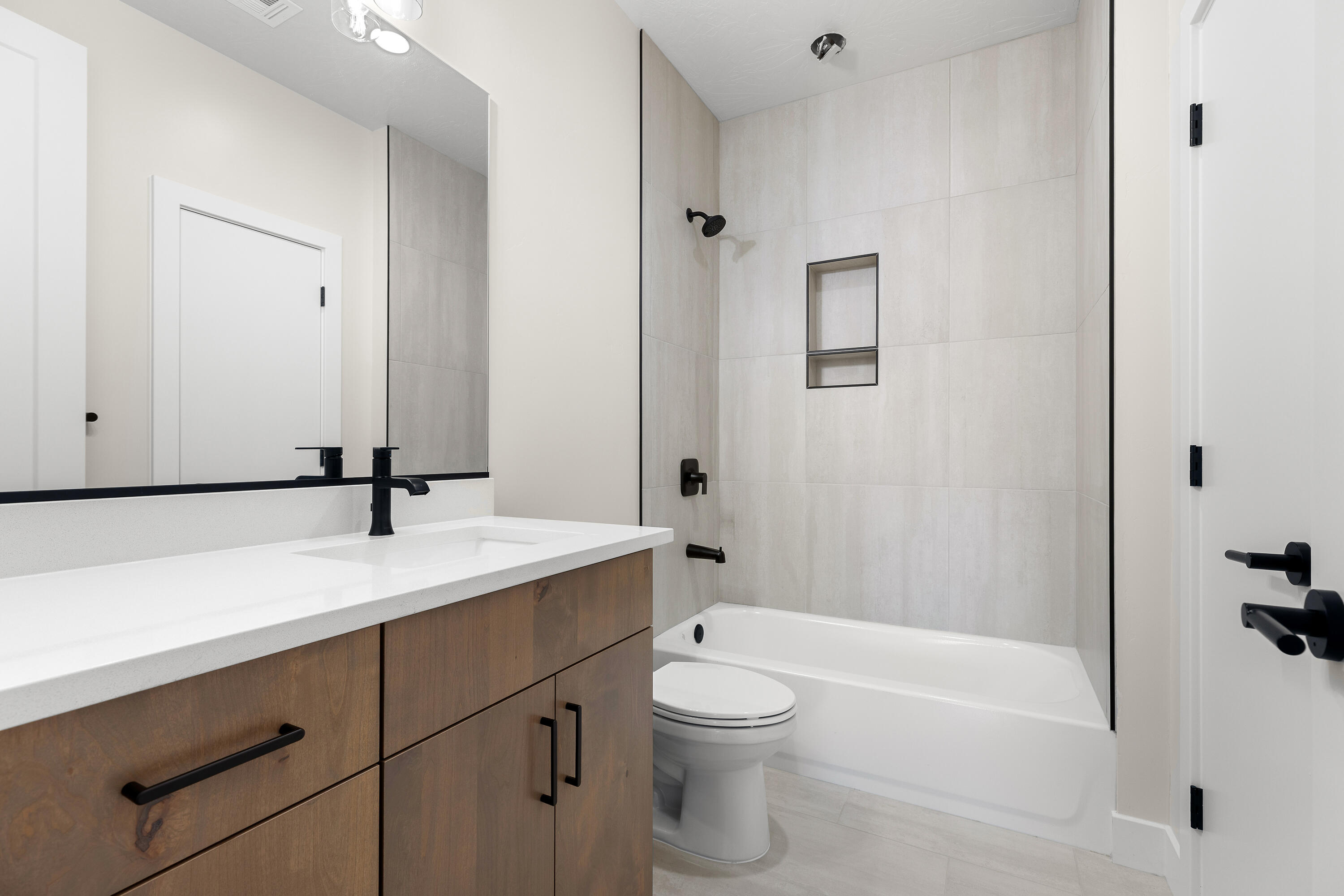 FALCON RIDGE - Residential