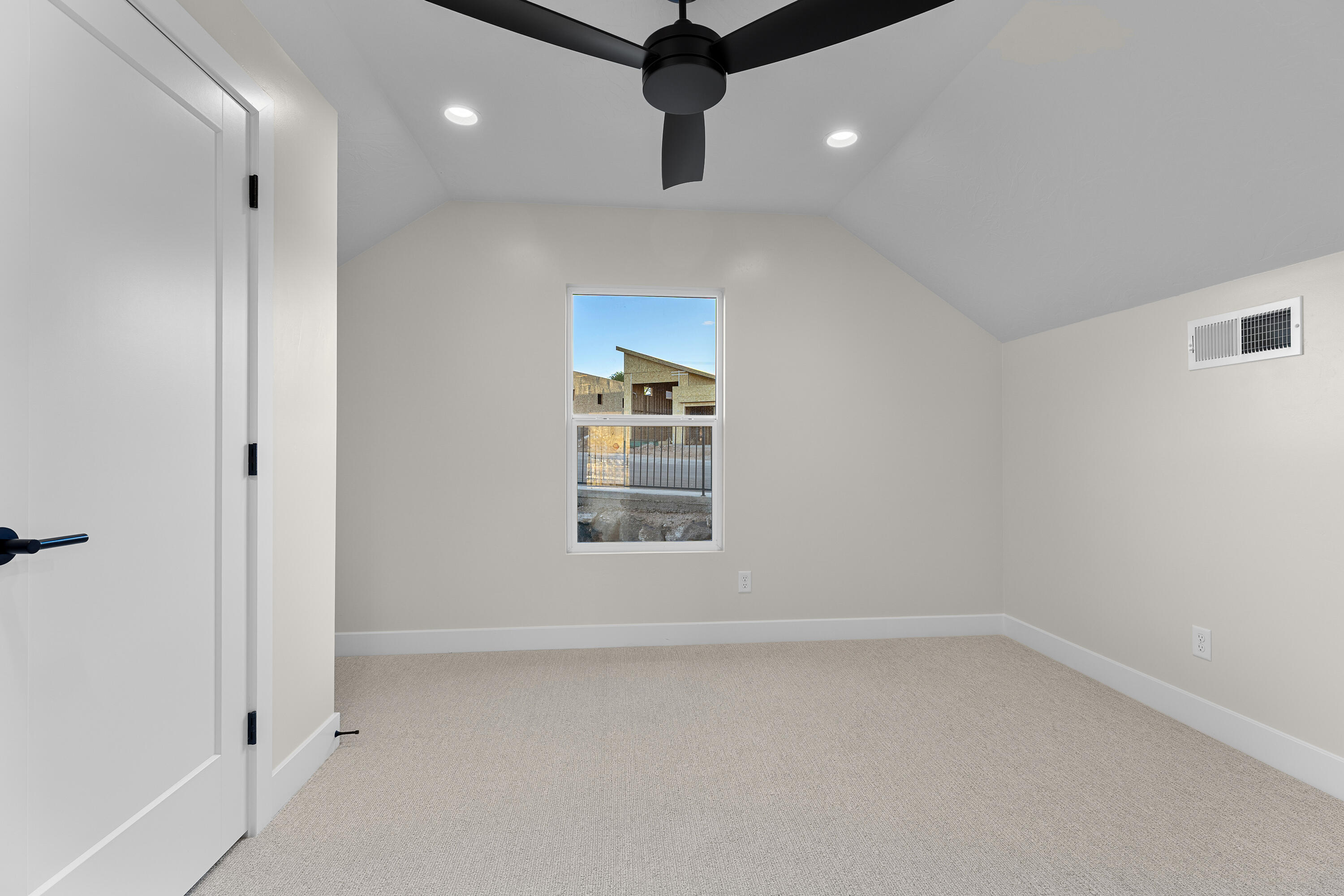 FALCON RIDGE - Residential