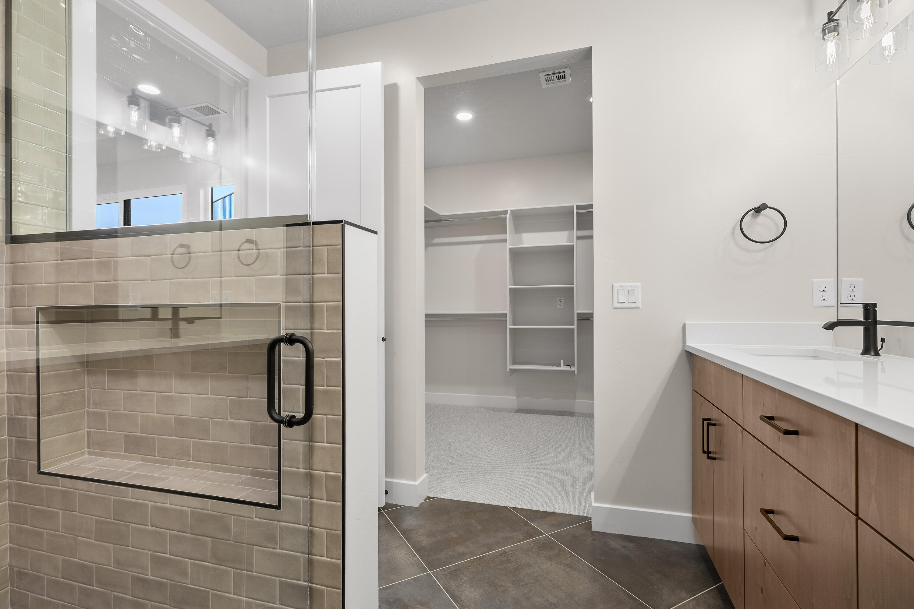FALCON RIDGE - Residential