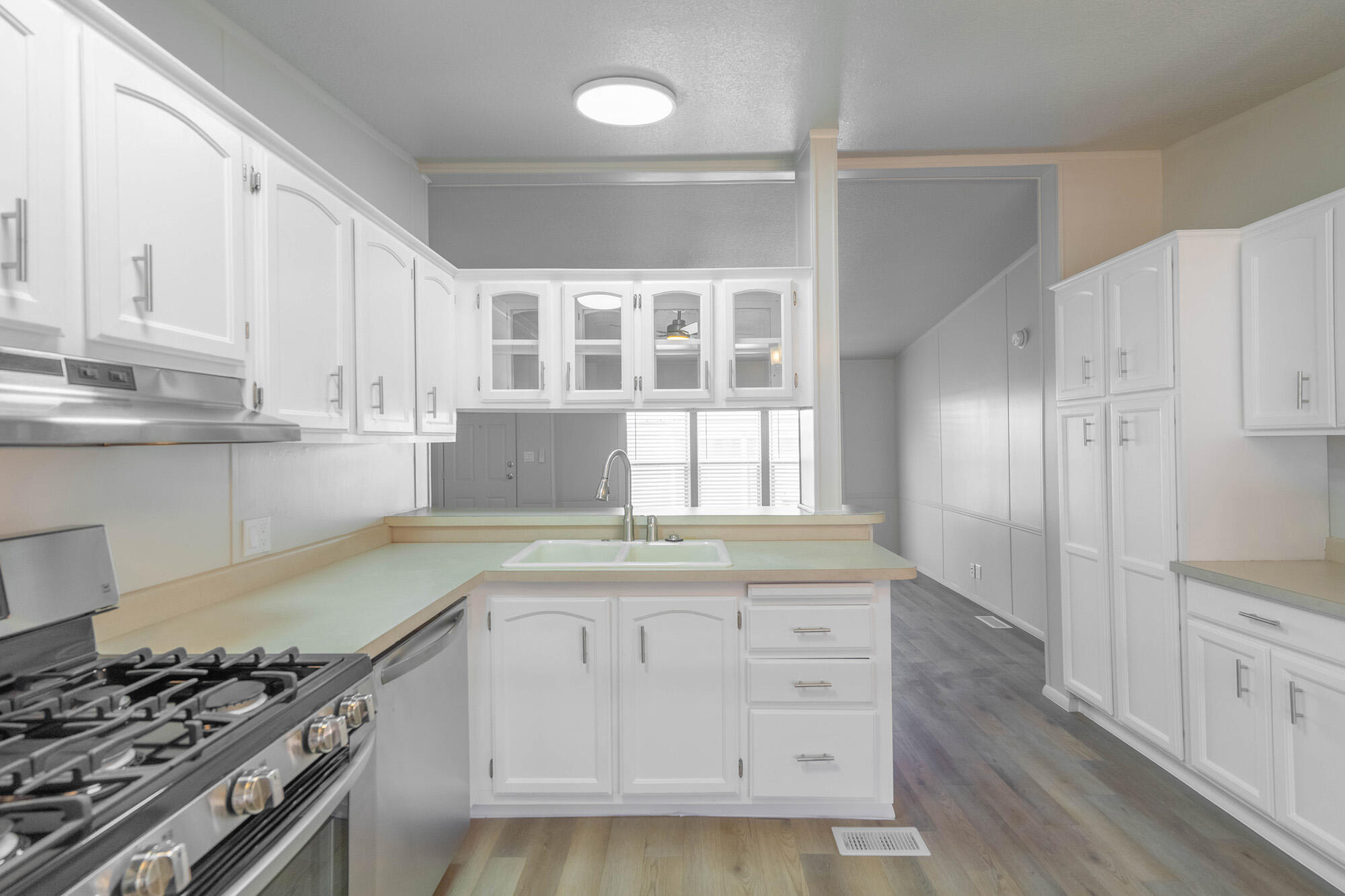 LAVA BLUFF MOBILE HOME PARK - Residential