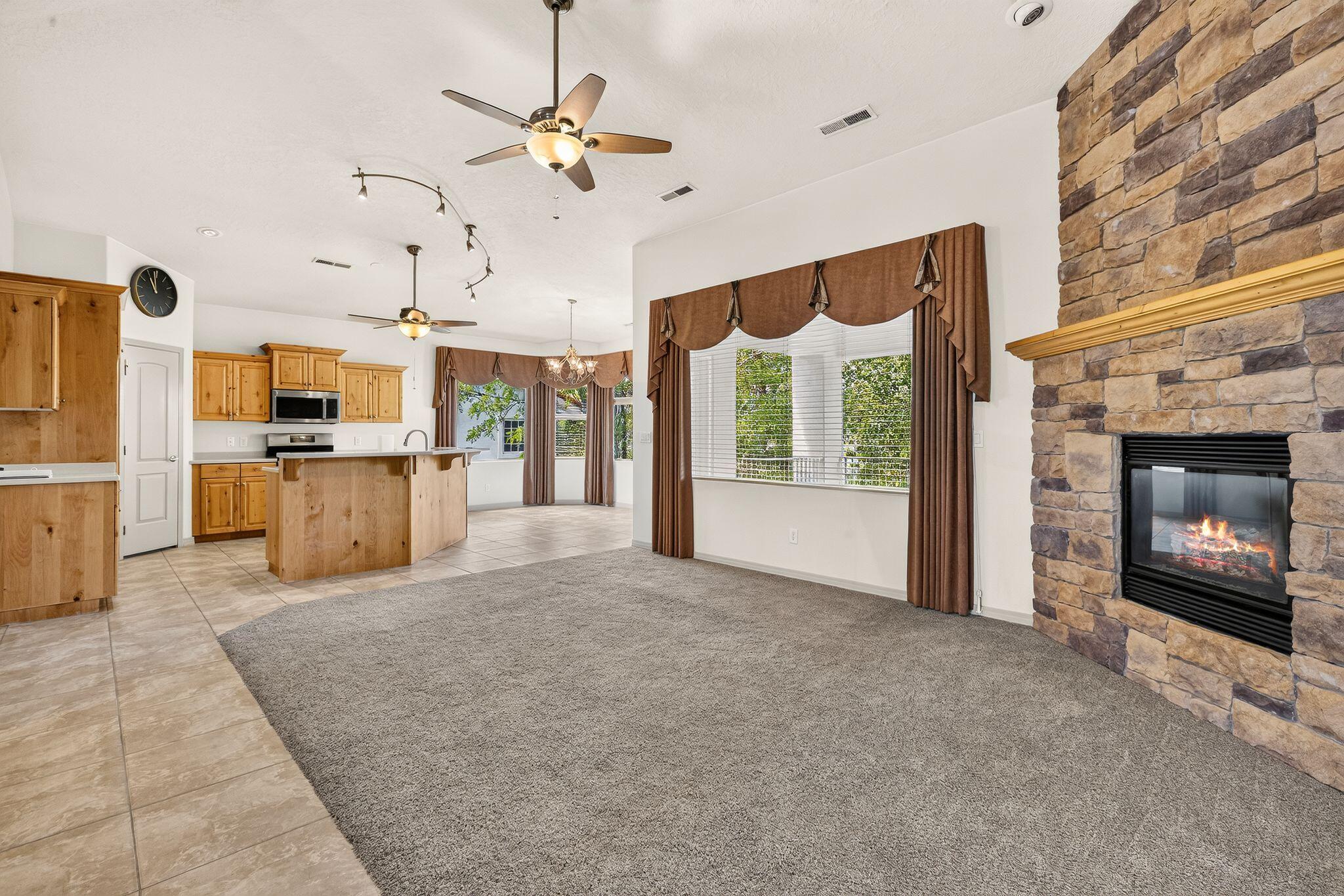EMERALD SPRINGS TOWNHOMES - Residential