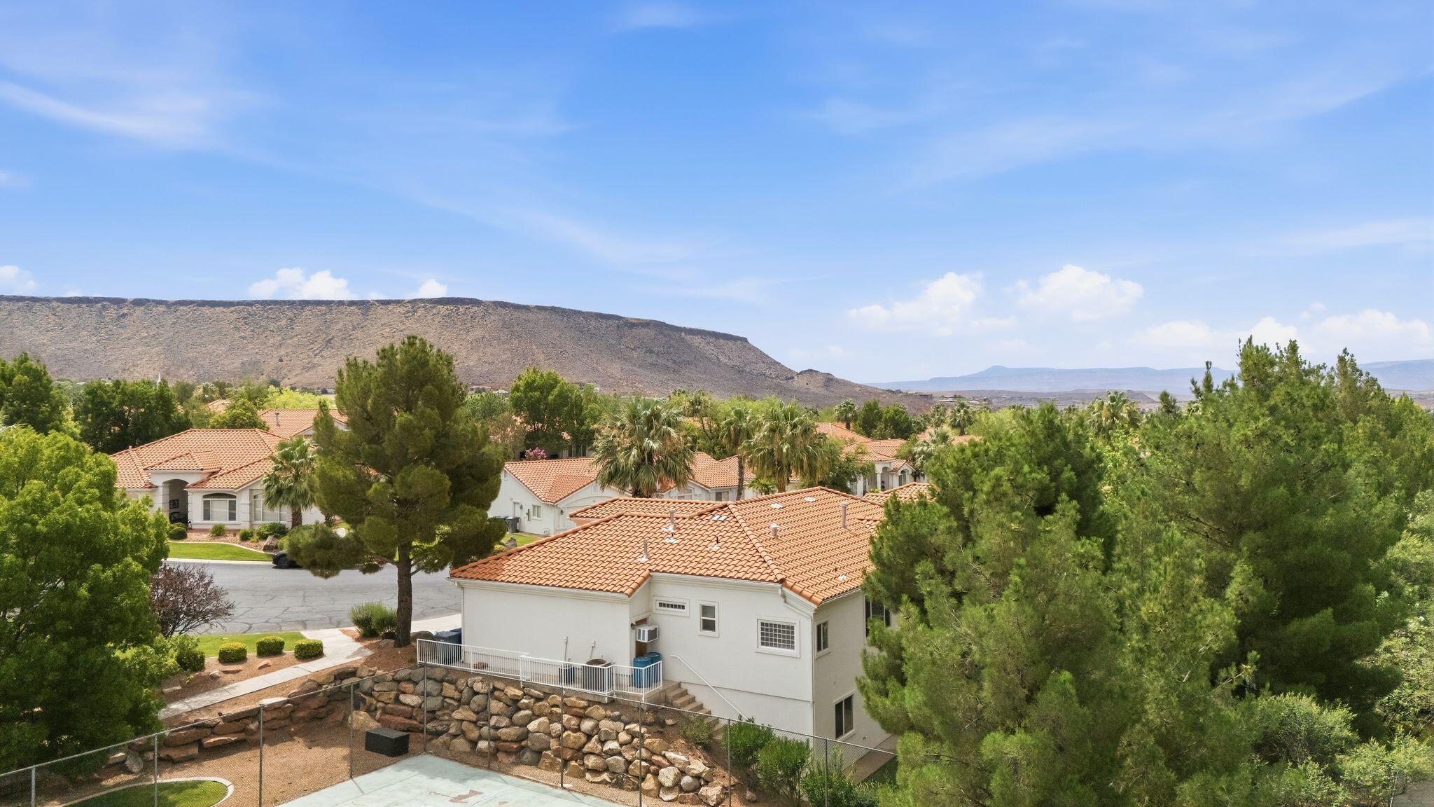 EMERALD SPRINGS TOWNHOMES - Residential