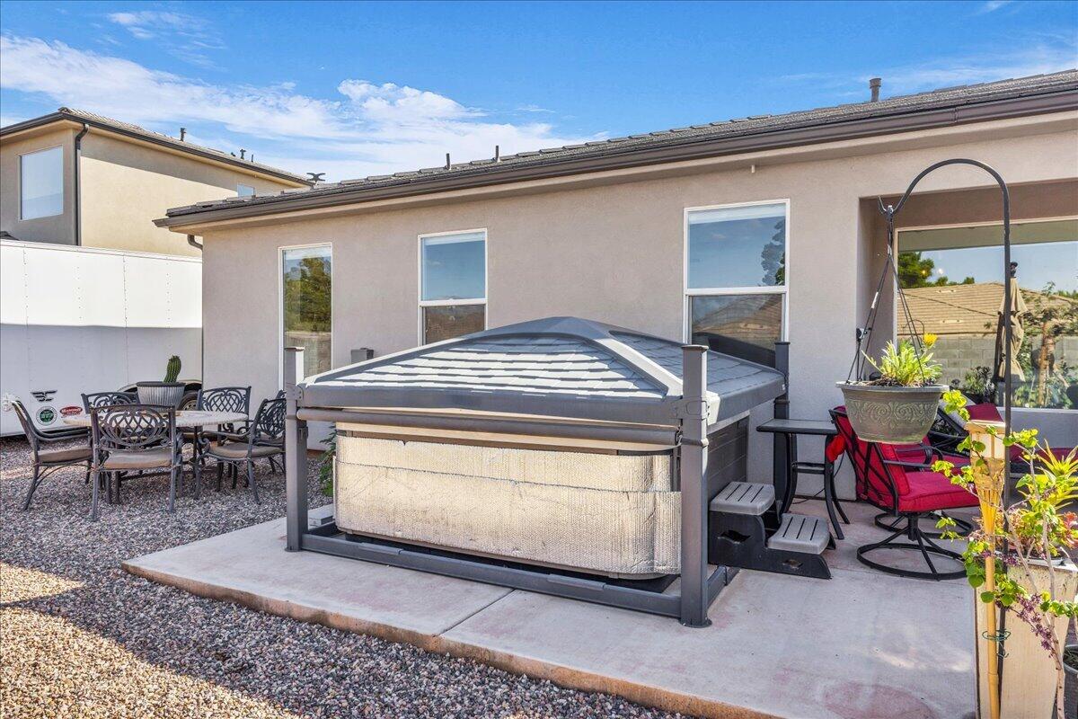 LAVA KNOLLS - Residential