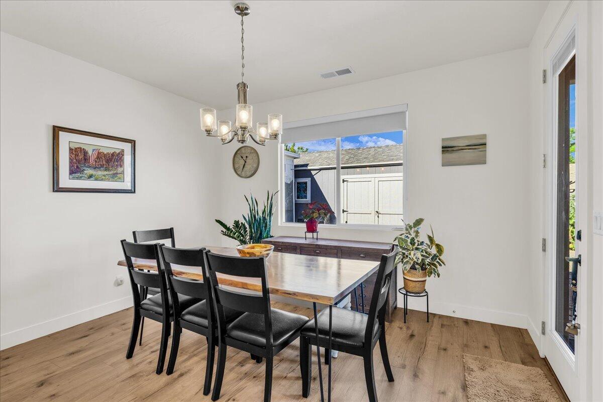 LAVA KNOLLS - Residential