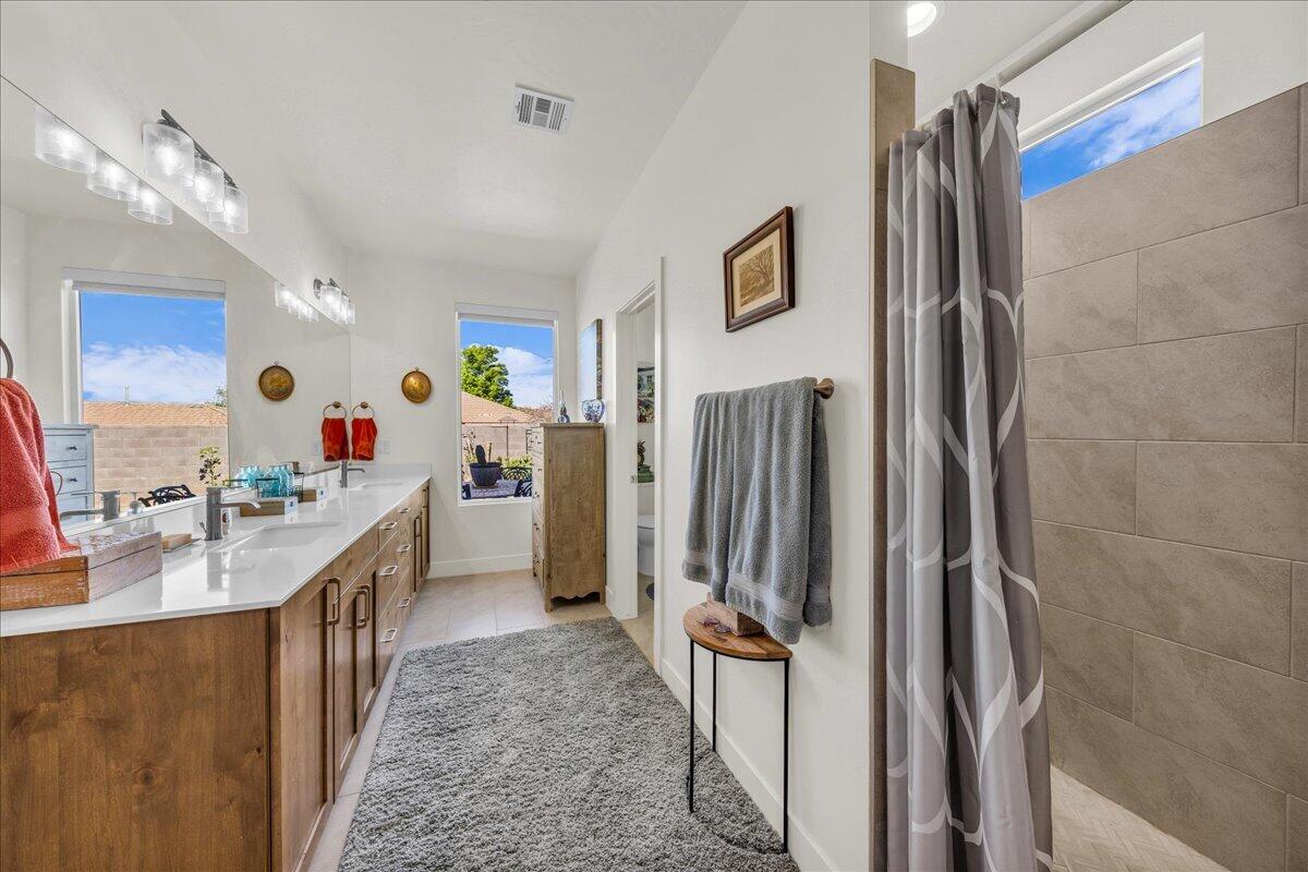 LAVA KNOLLS - Residential