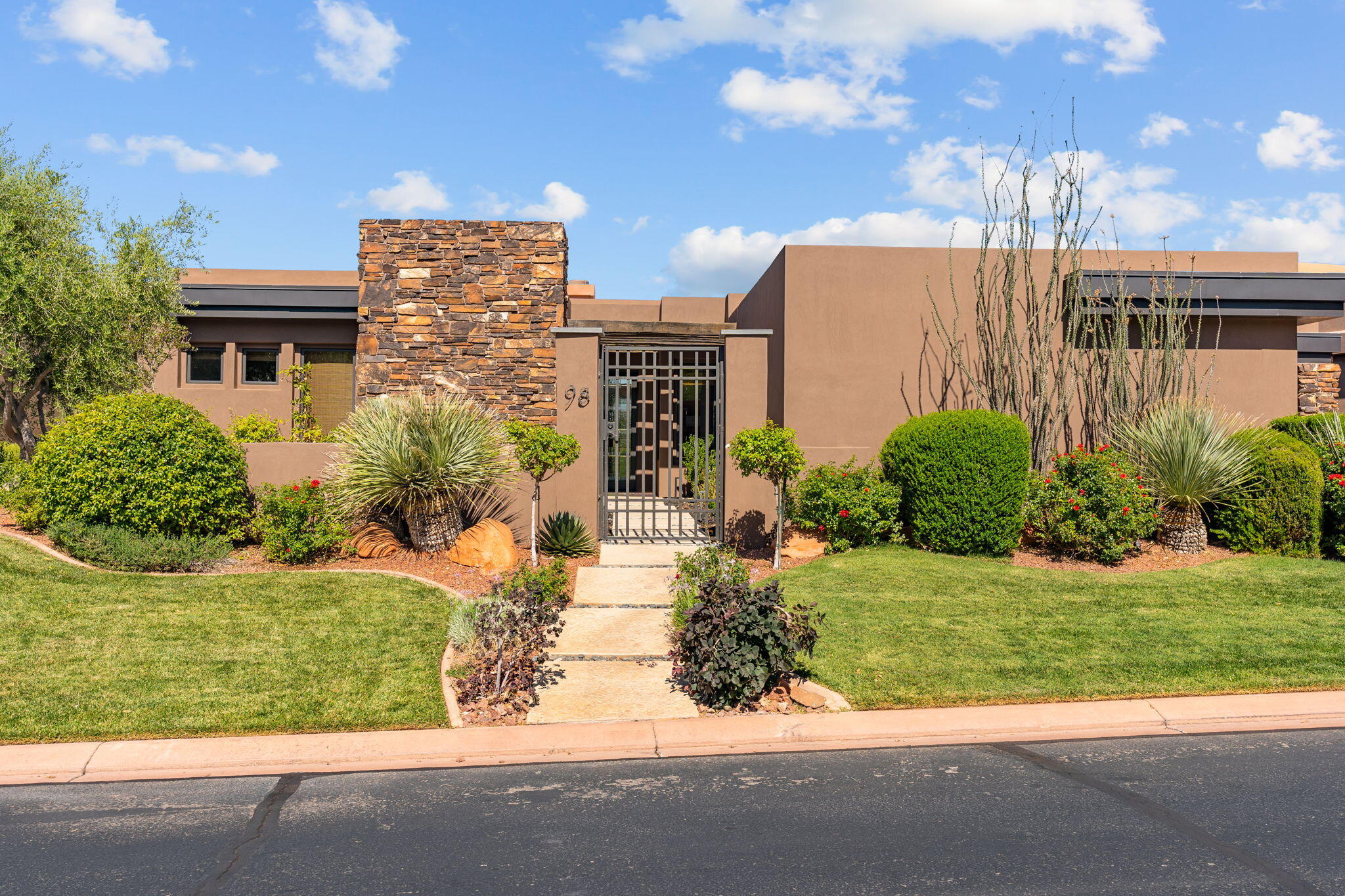 CLIFFS OF SNOW CANYON - Residential