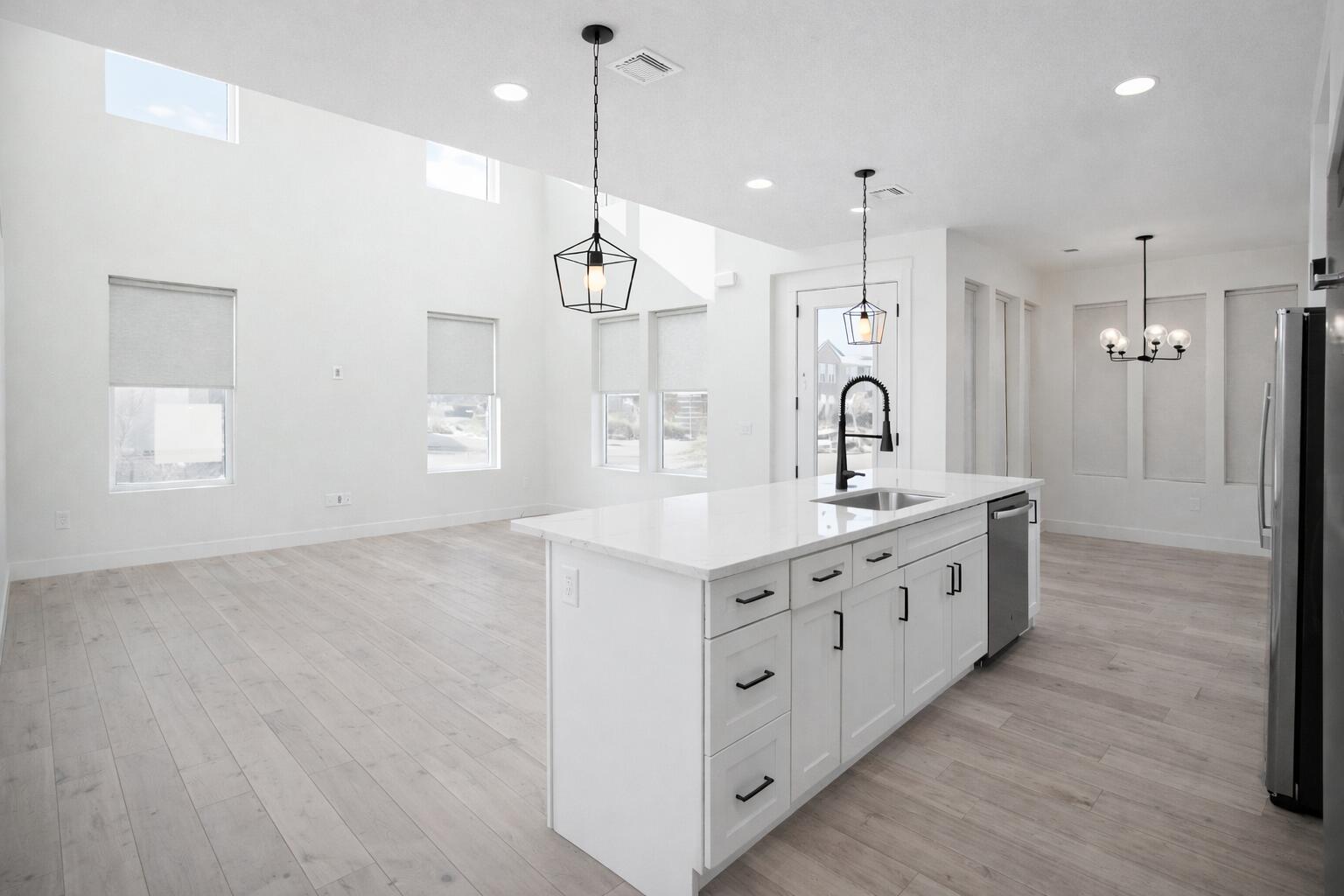 DESERT COLOR AUBURN HILLS - Residential