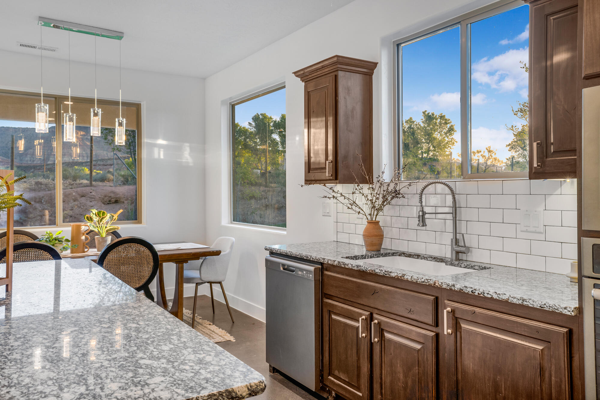 VIRGIN TOWNSITE - Residential