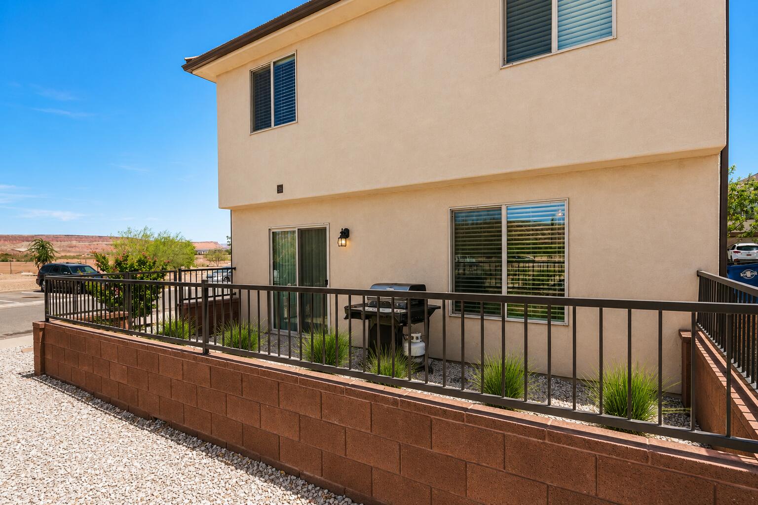 DESERT BLUFF AT DESERT CANYONS TOWNHOMES - Residential