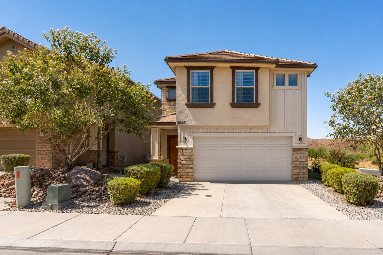 DESERT BLUFF AT DESERT CANYONS TOWNHOMES - Residential