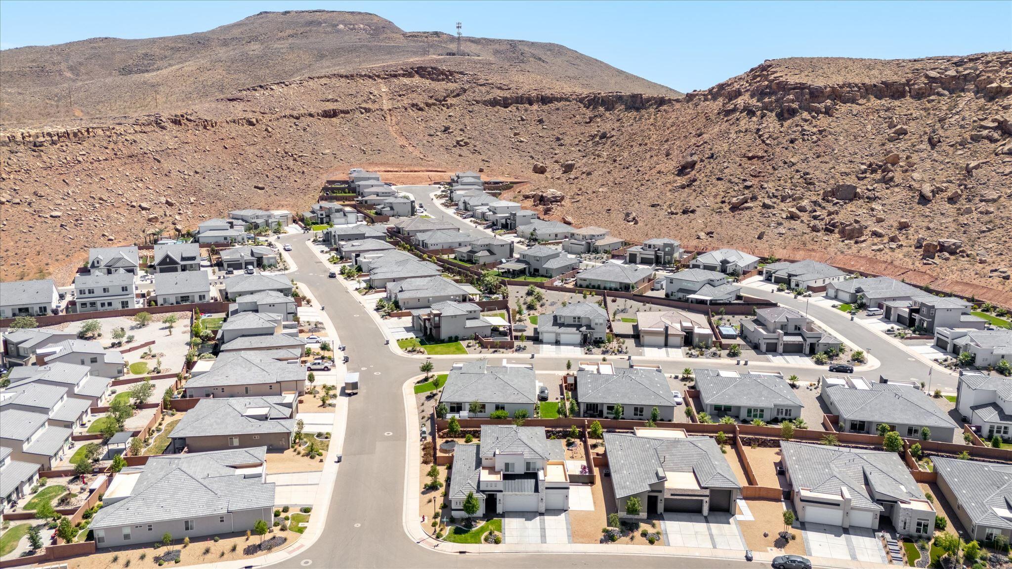 DESERT CLIFFS - Residential