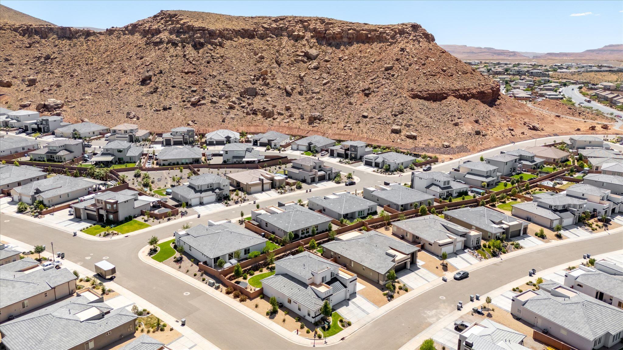 DESERT CLIFFS - Residential
