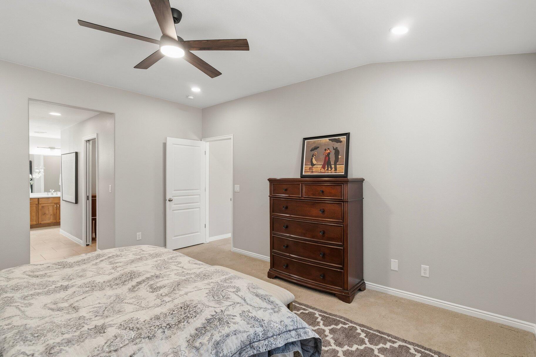 SUN CREST WEST - Residential