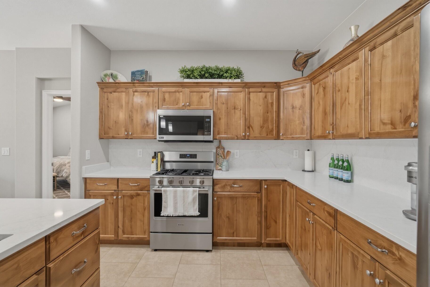 SUN CREST WEST - Residential