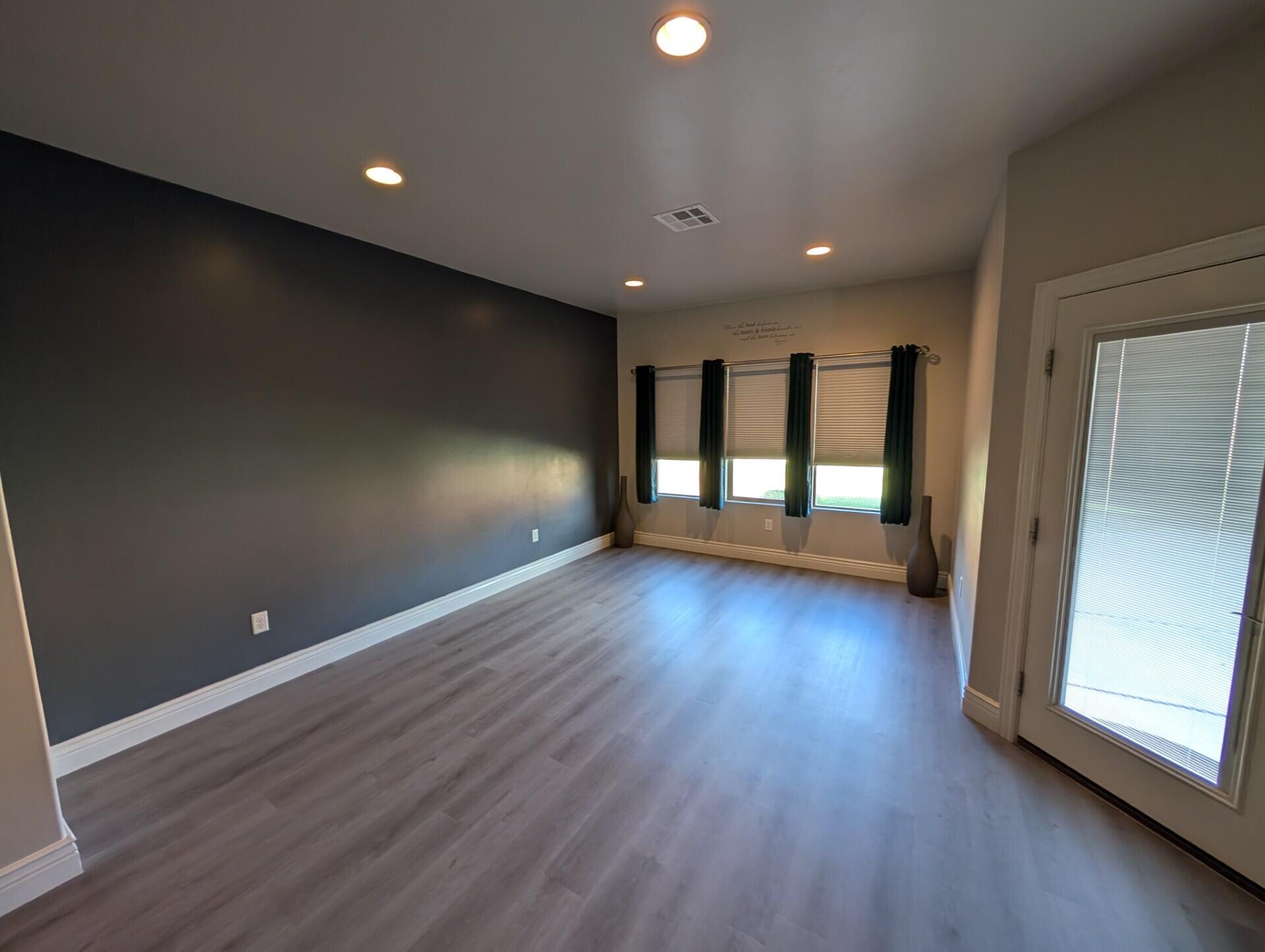 BROOKHAVEN FIELDS - Residential