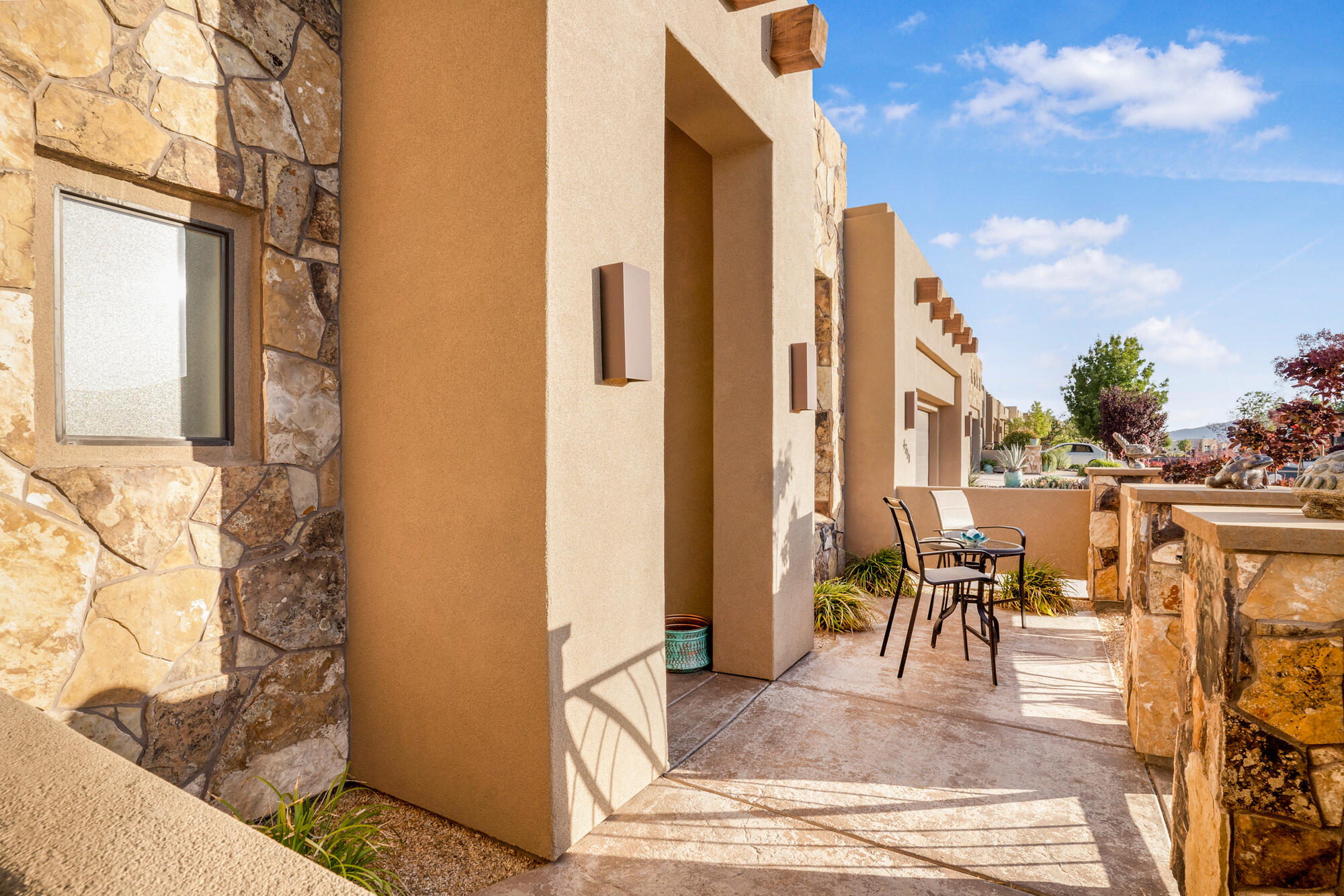 LEDGES OF SG WHITE ROCKS - Residential