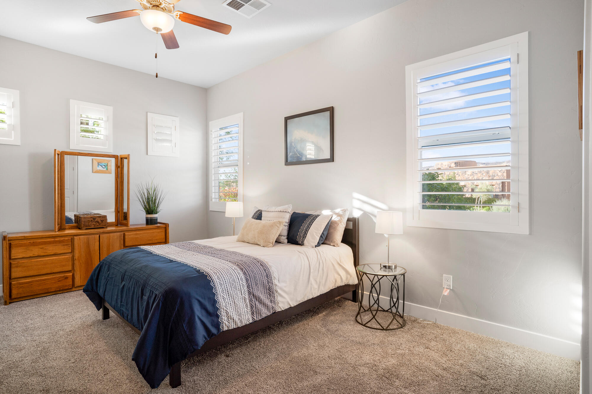 LEDGES OF SG WHITE ROCKS - Residential